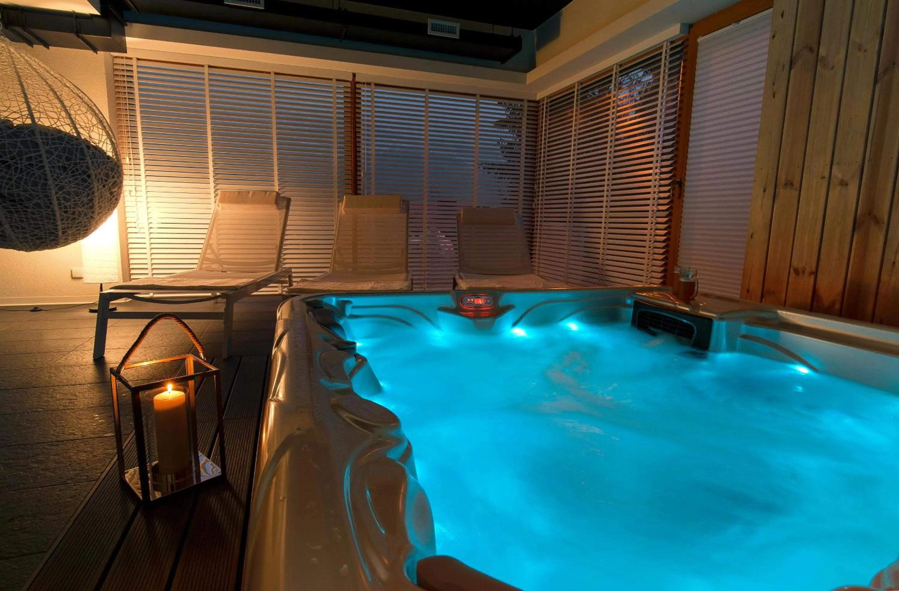 Hot Tub in Apartamenty Willowa