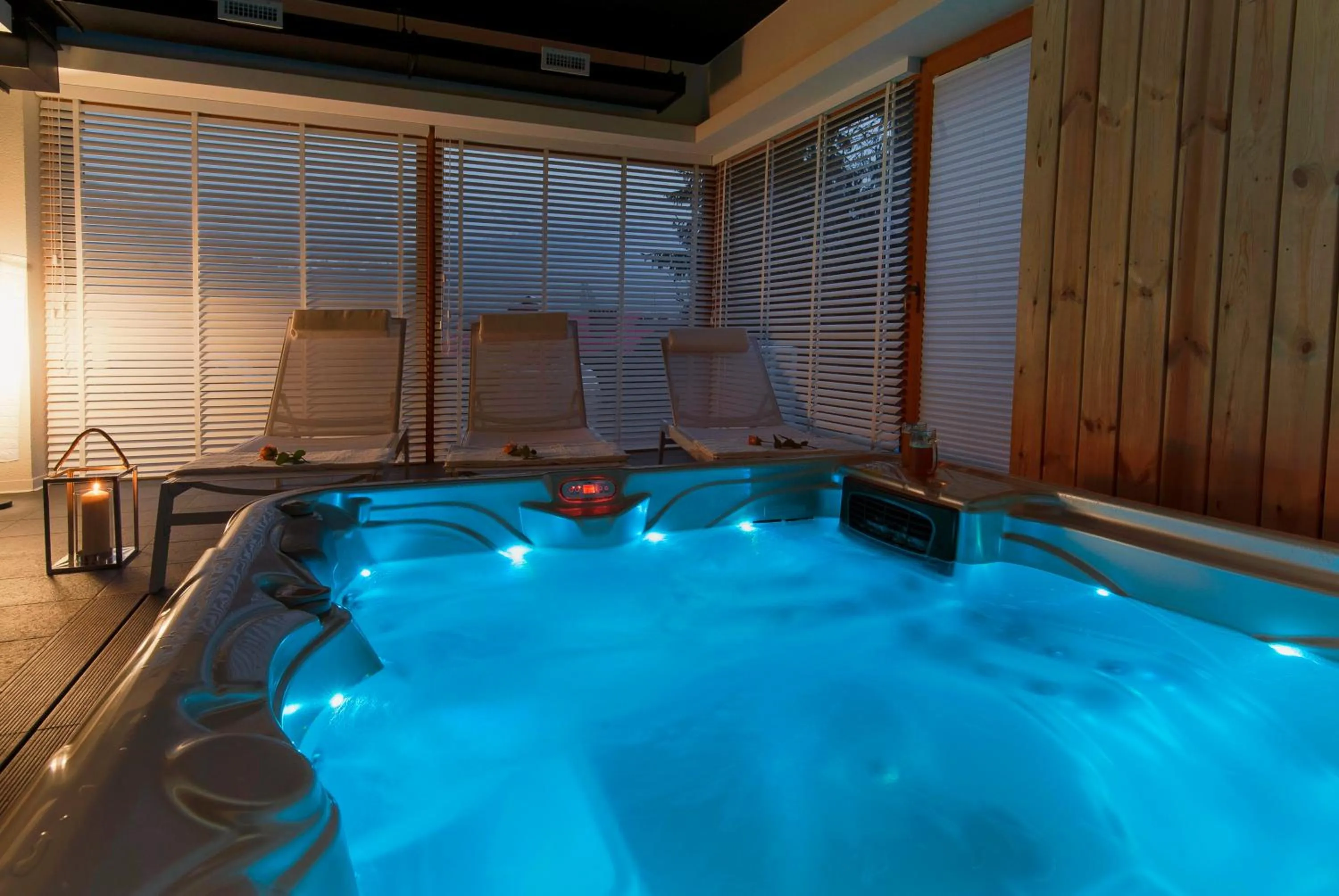 Hot Tub in Apartamenty Willowa