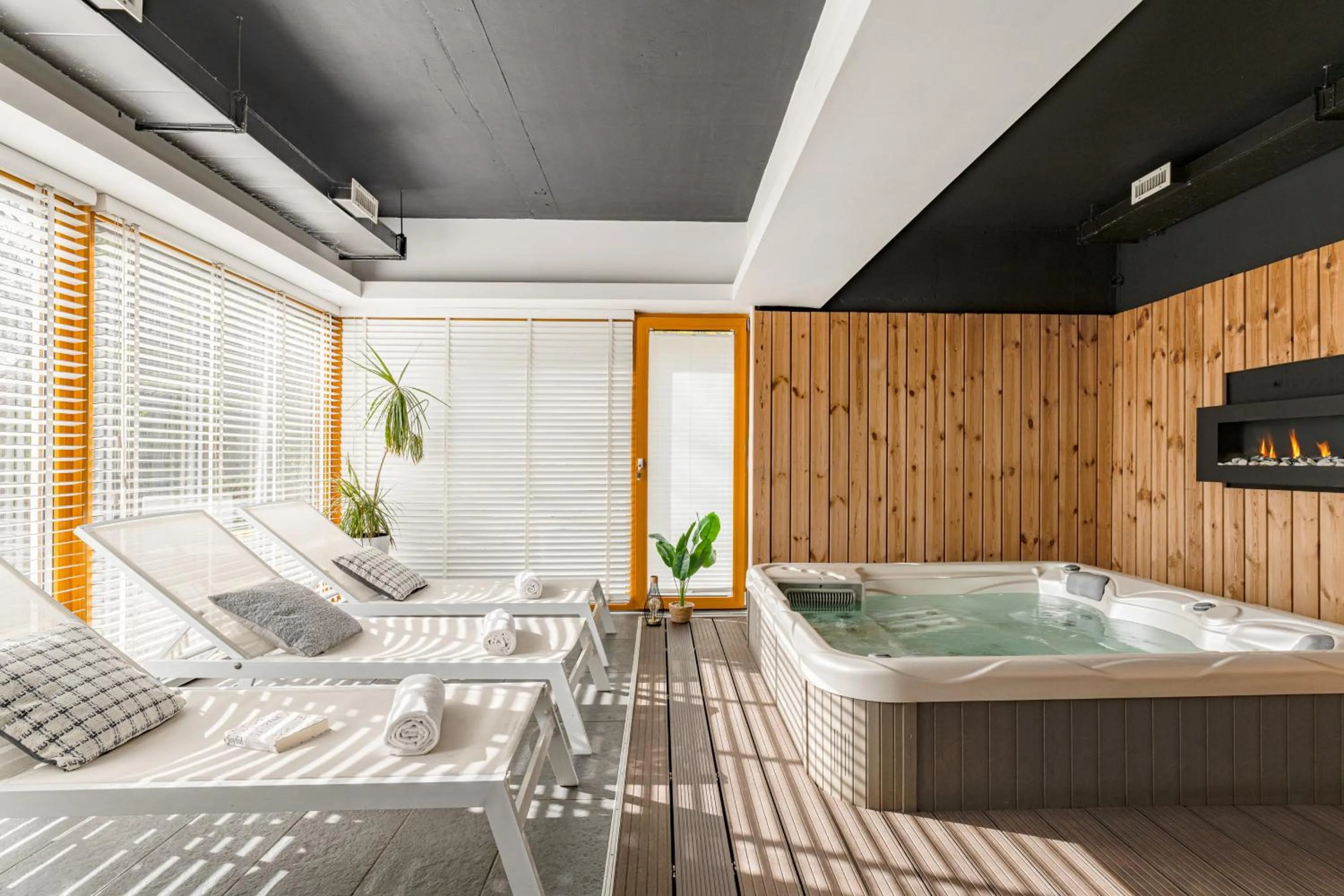 Hot Tub in Apartamenty Willowa