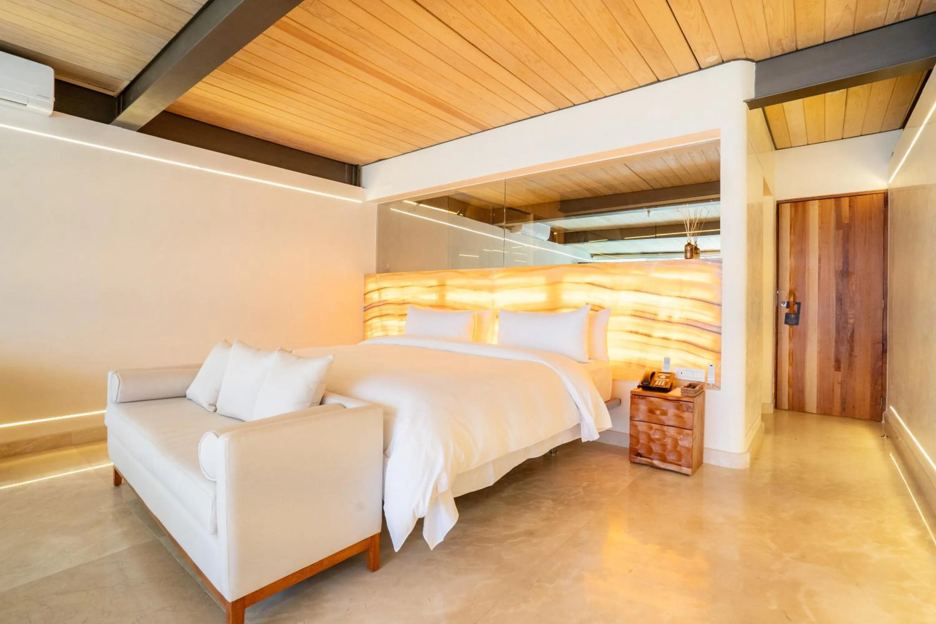 Bedroom, Bed in El Santuario Resort & Spa