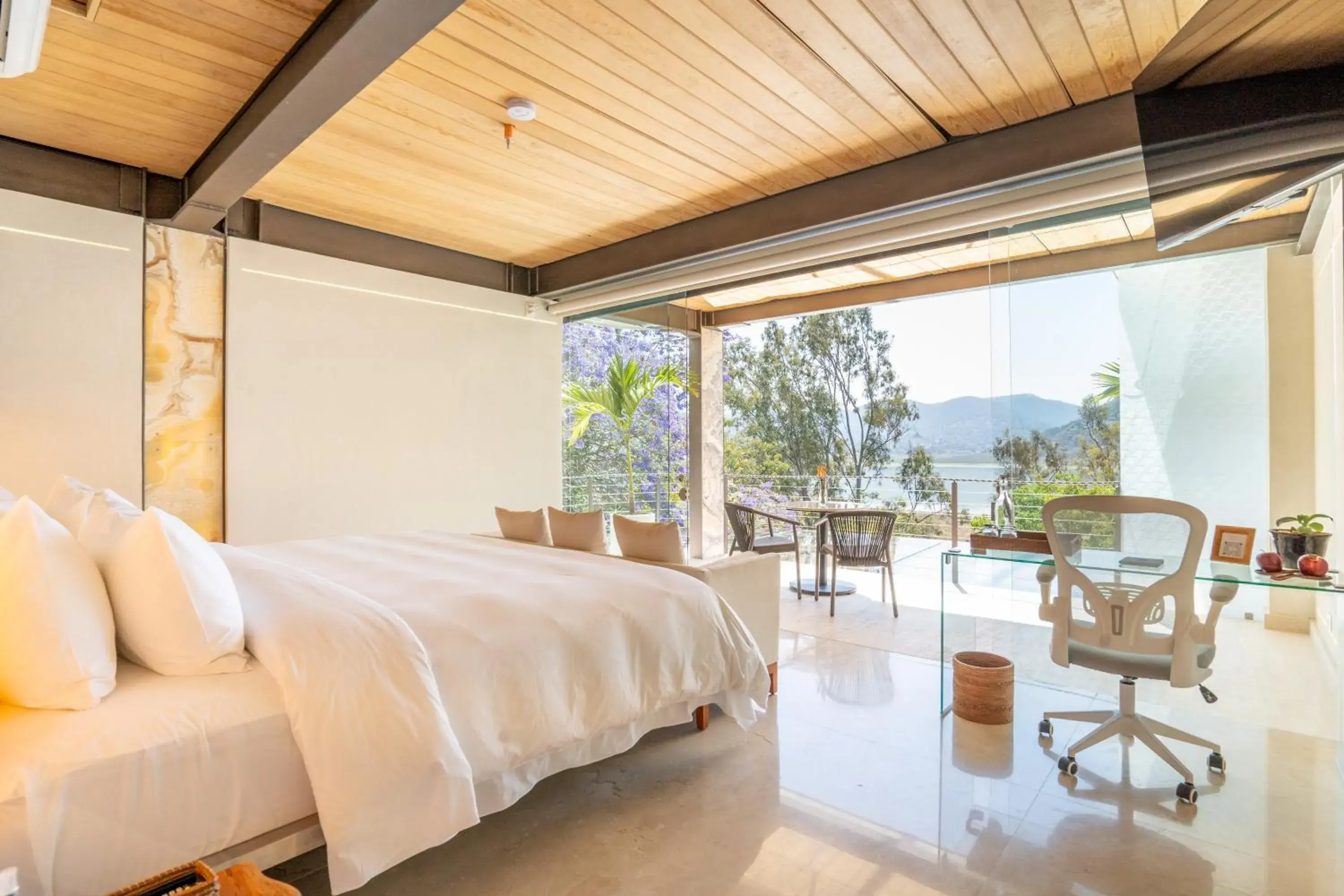 Deluxe King Room in El Santuario Resort & Spa Deluxe King Room in El Santuario Resort & Spa