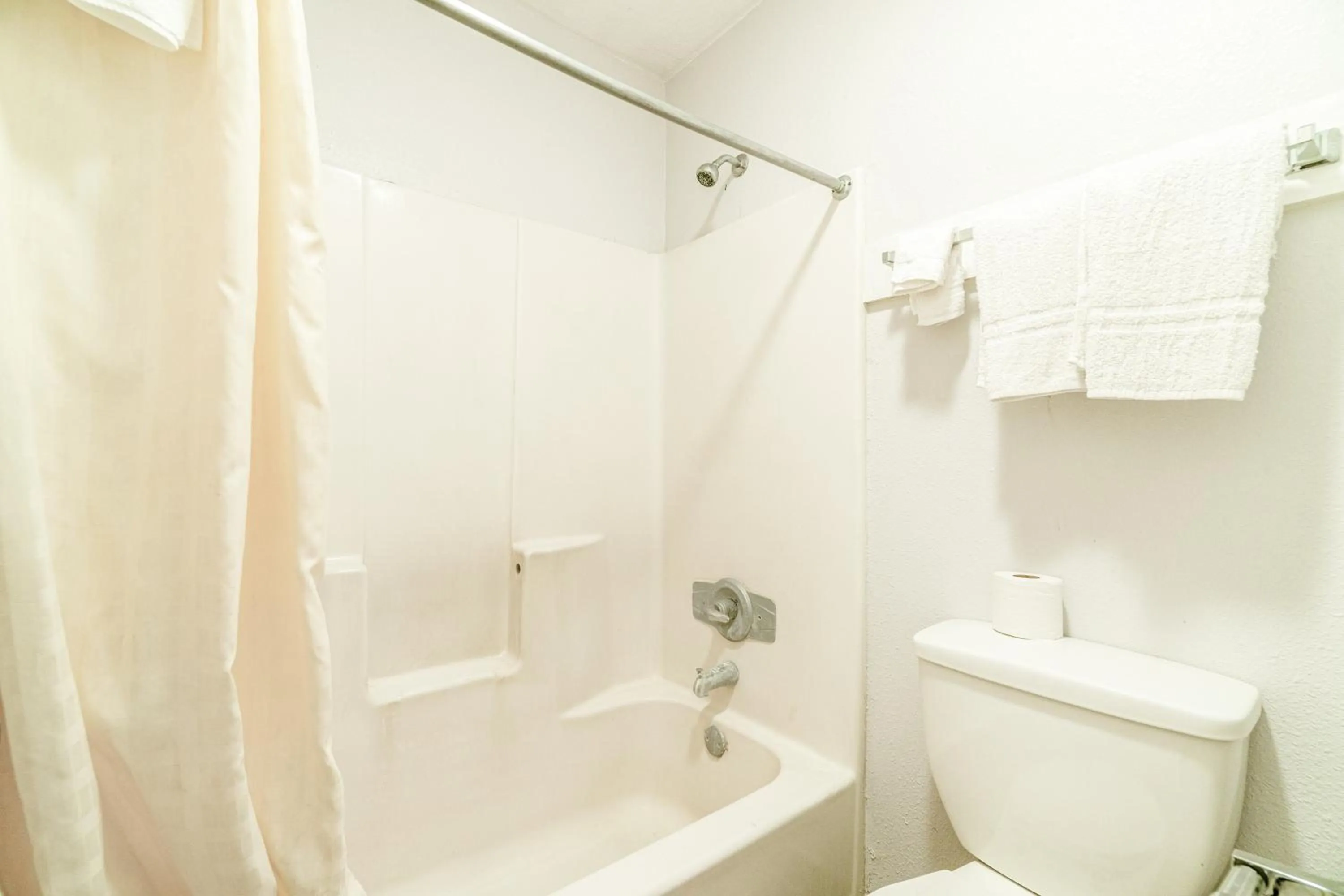 Bathroom in OYO Budget Inn Falfurrias Hwy 281