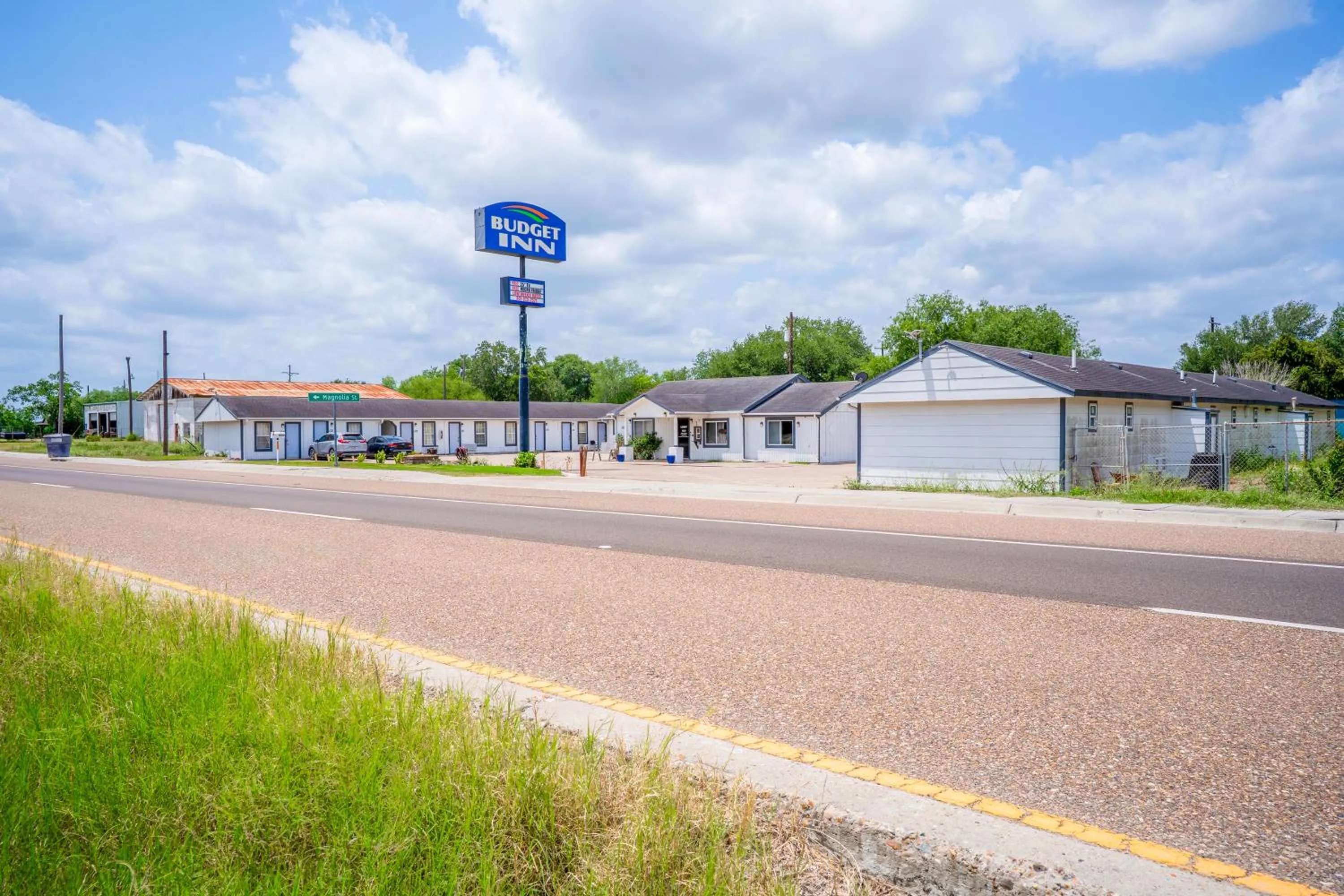 Street view in OYO Budget Inn Falfurrias Hwy 281