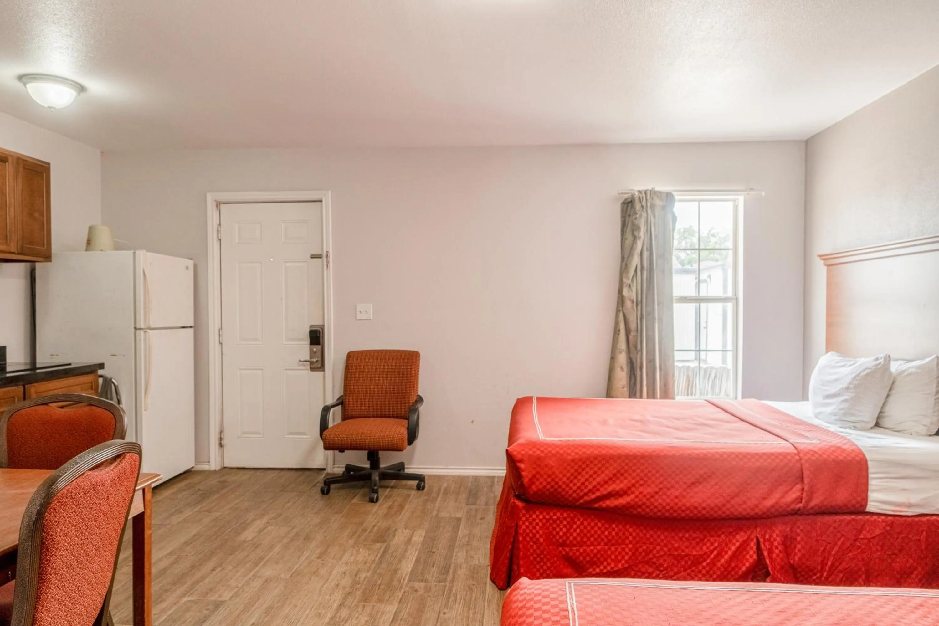 Bedroom, Bed in OYO Budget Inn Falfurrias Hwy 281