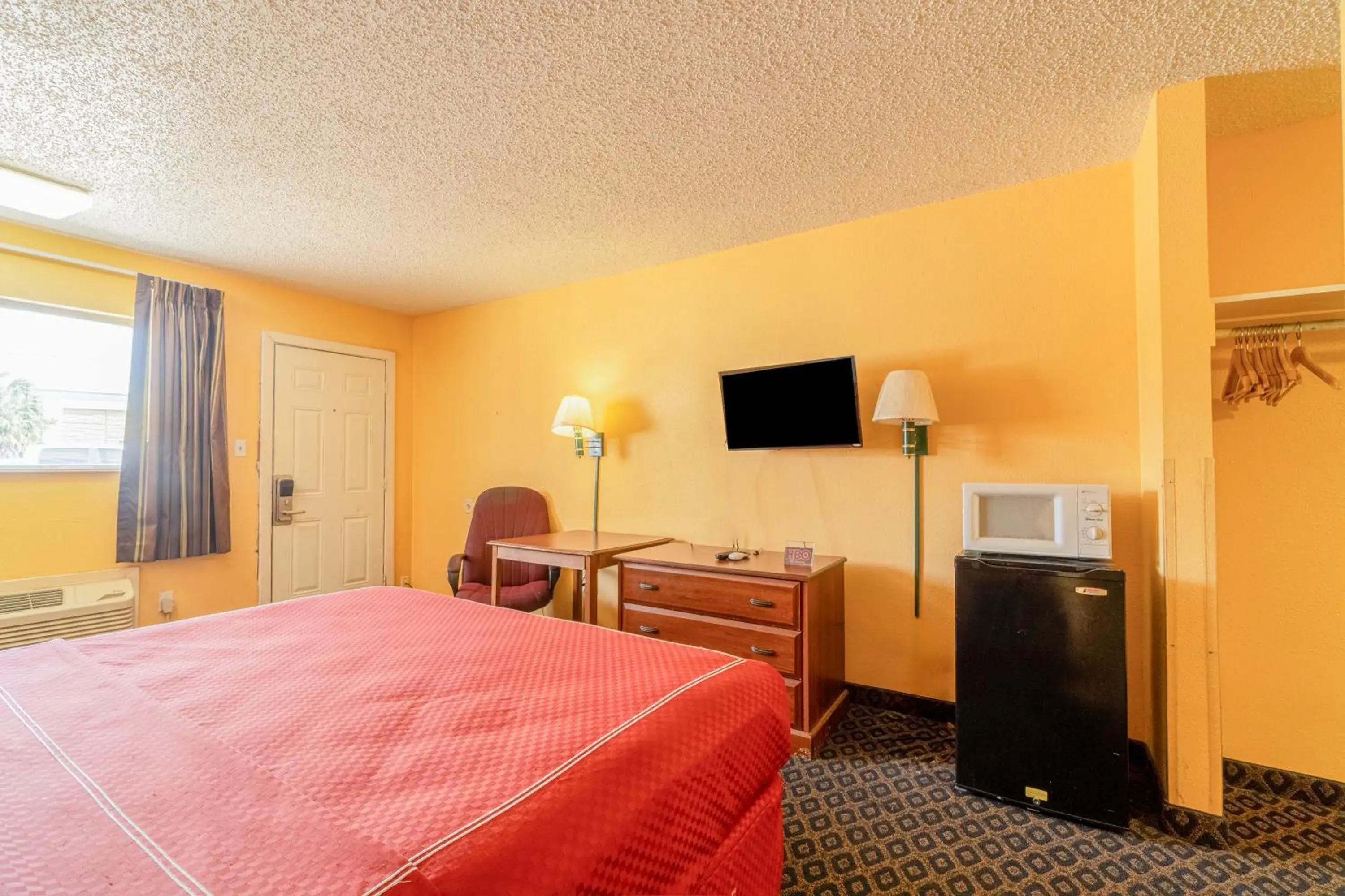 King Bed Non-Smoking in OYO Budget Inn Falfurrias Hwy 281 King Bed Non-Smoking in OYO Budget Inn Falfurrias Hwy 281