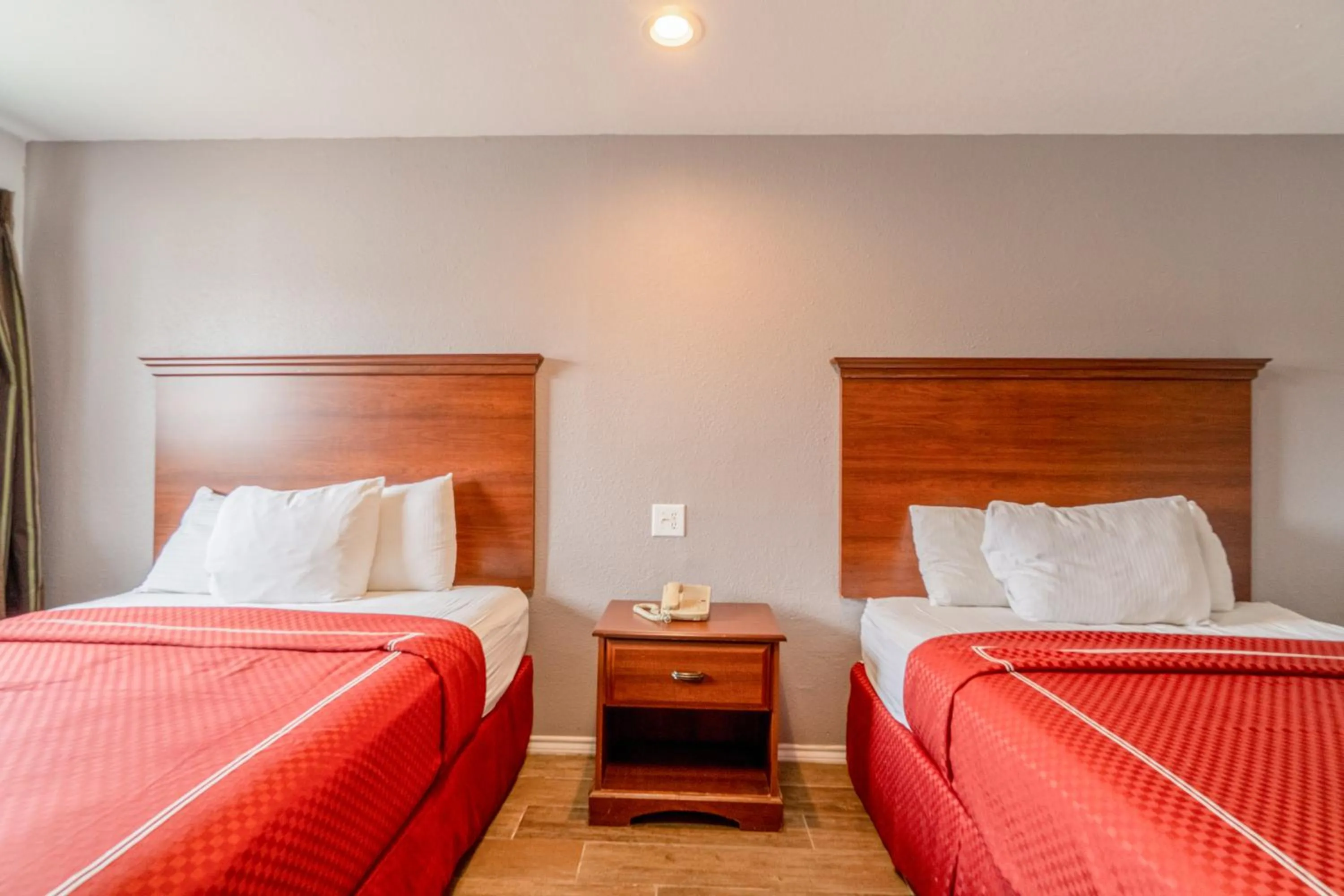 Bedroom, Bed in OYO Budget Inn Falfurrias Hwy 281