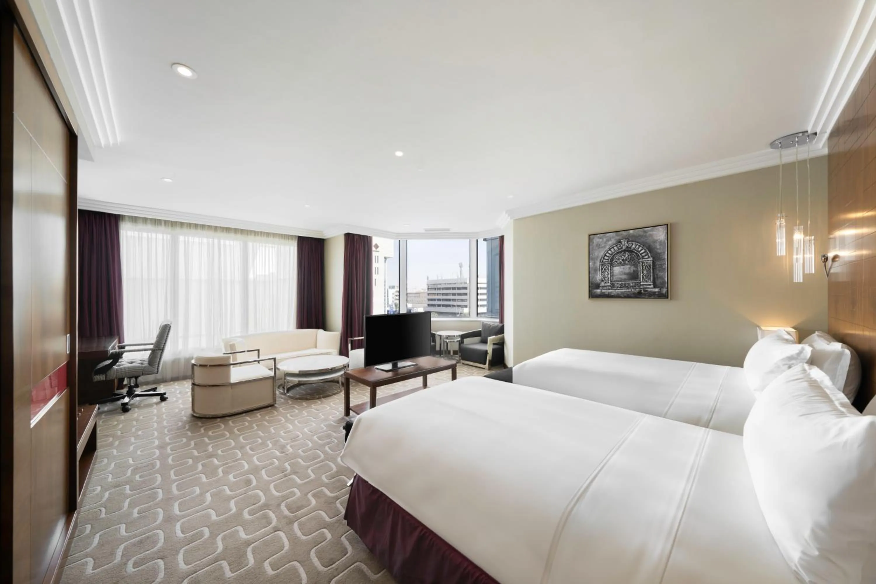 Bedroom, Bed in Crowne Plaza Hotel Riyadh Minhal, an IHG Hotel