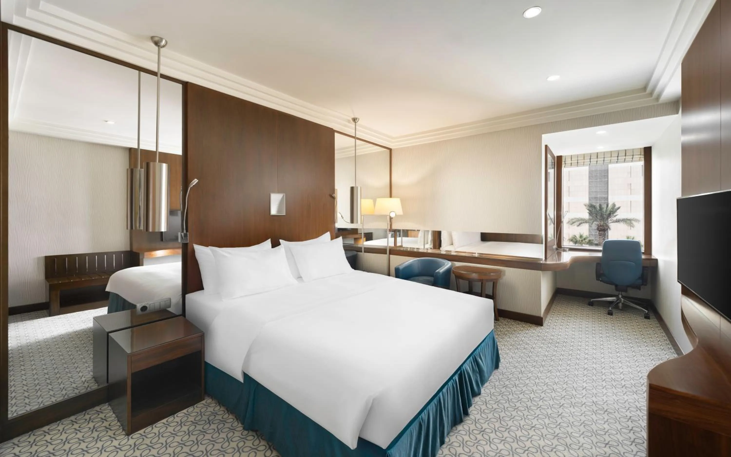 Bedroom, Bed in Crowne Plaza Hotel Riyadh Minhal, an IHG Hotel