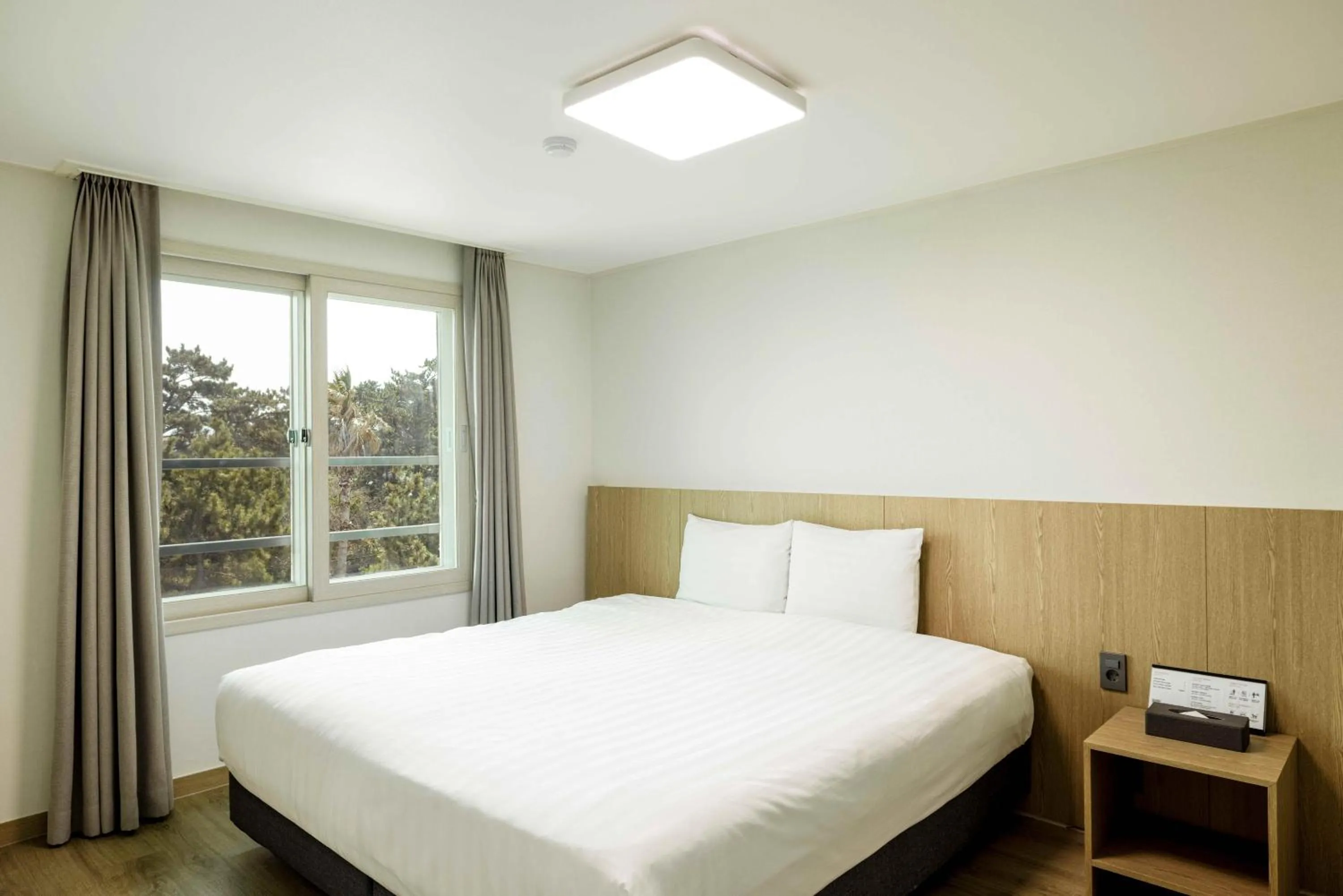 Decorative detail, Bed in Kensington Resort Jeju Hanlim