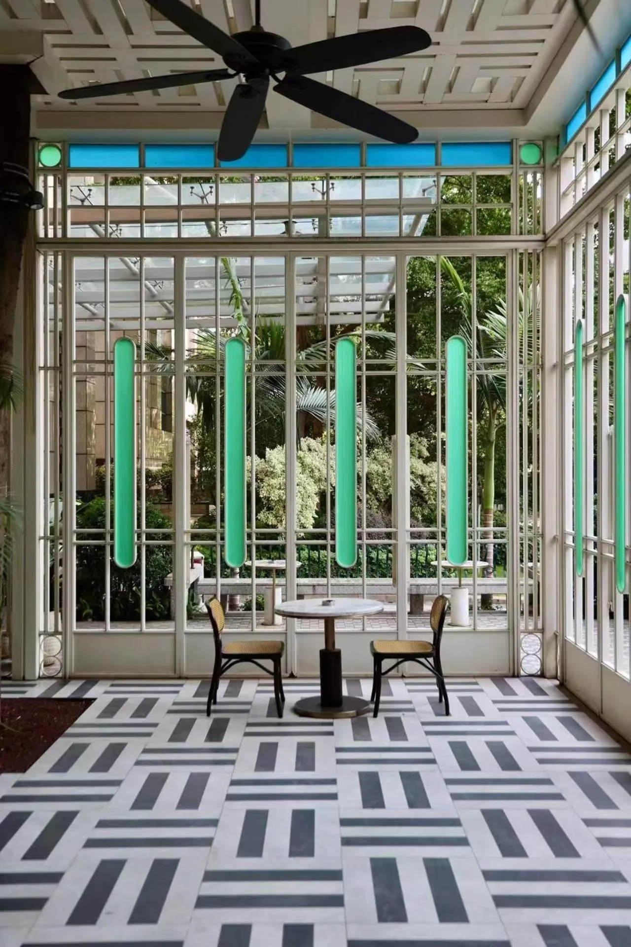 Coffee/tea facilities in InterContinental Foshan by IHG