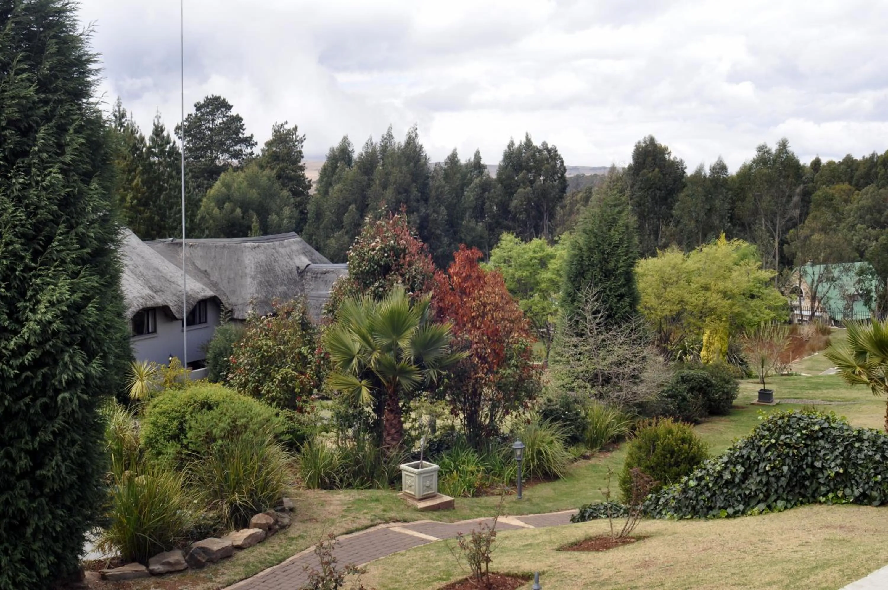 Garden in The Highlander Hotel Dullstroom