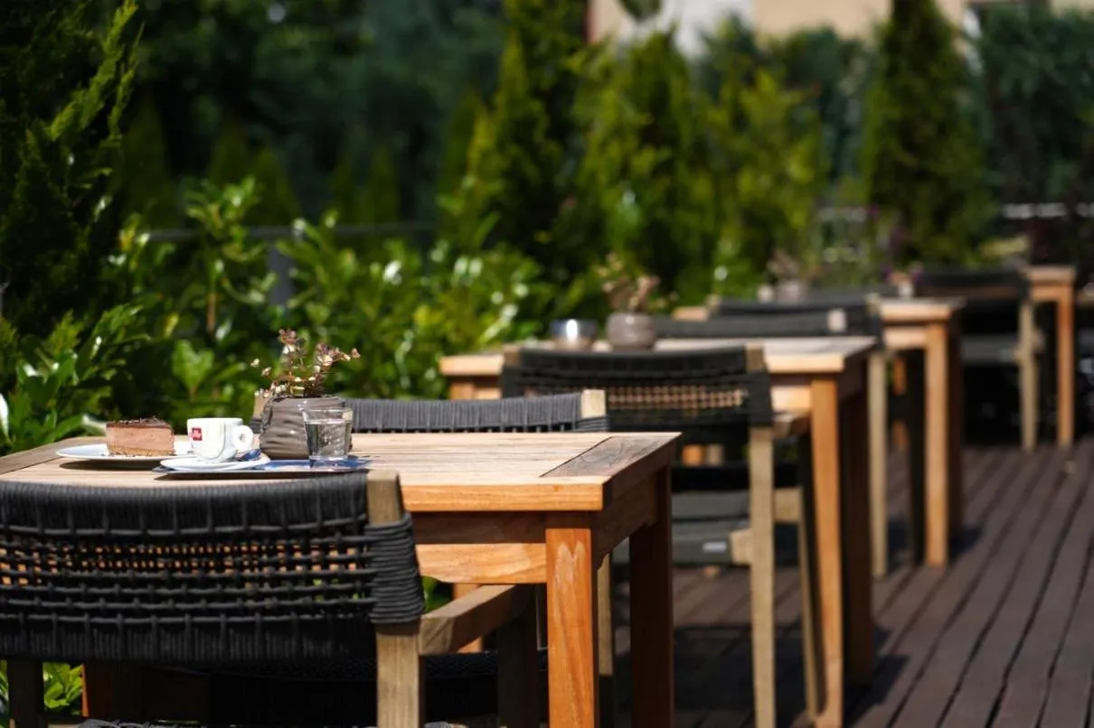 Restaurant/places to eat in Hotel Mousson