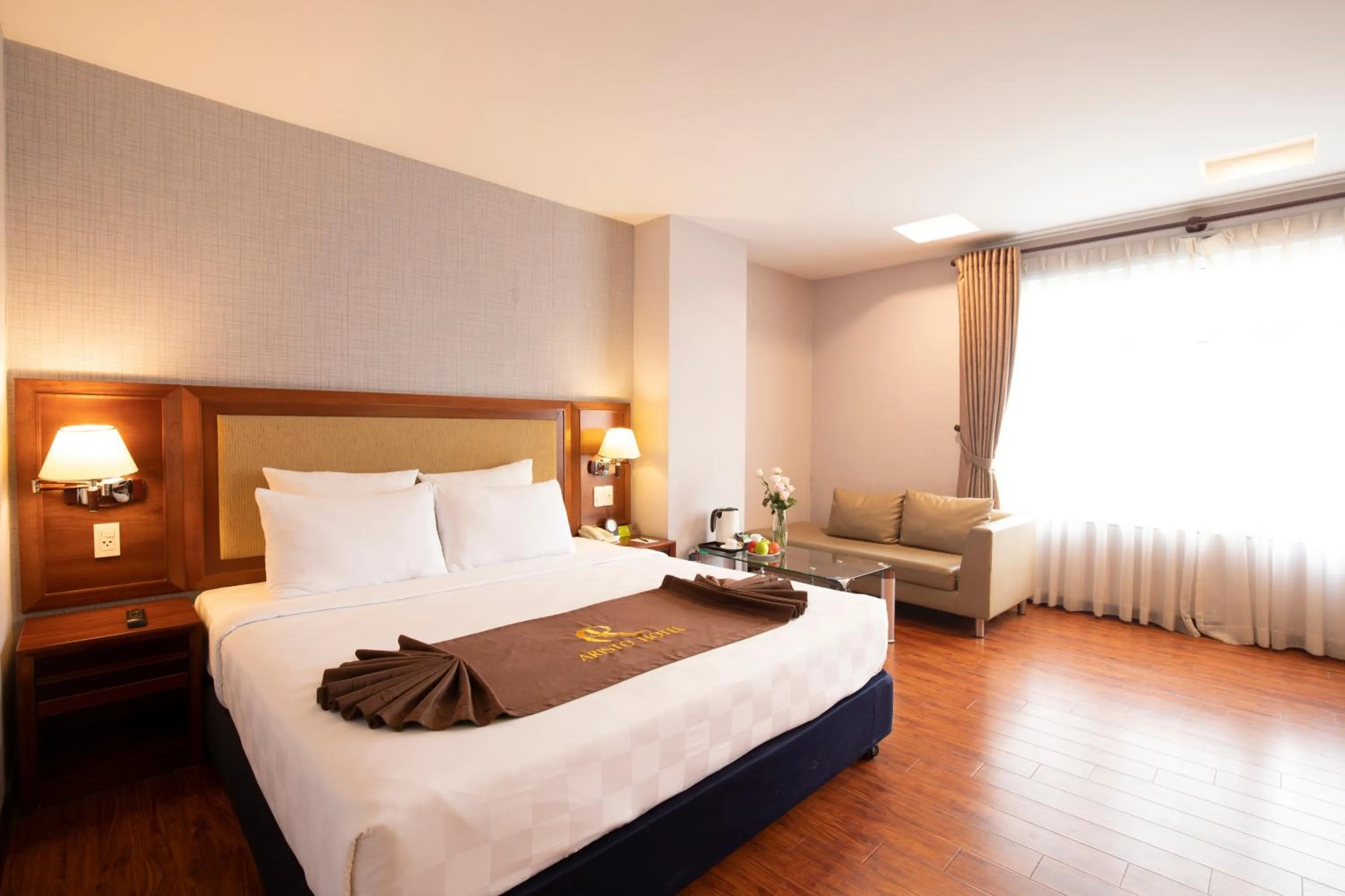 Bedroom, Bed in Aristo Saigon Hotel