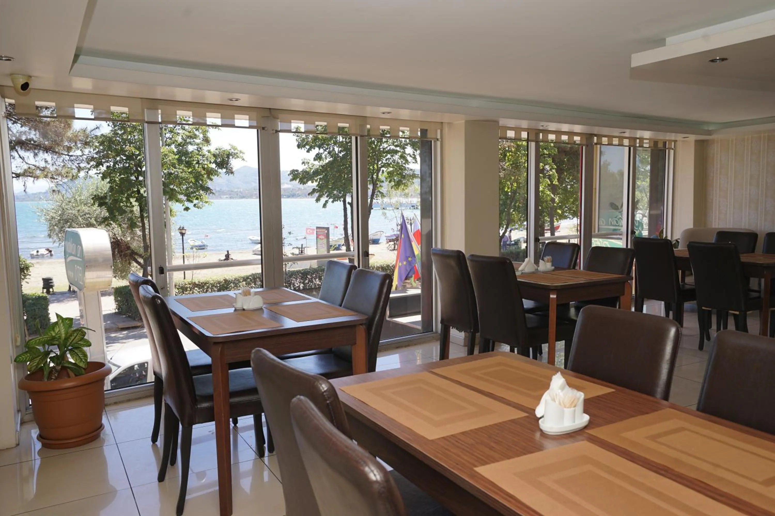 Restaurant/places to eat in Yalihan Ari Hotel