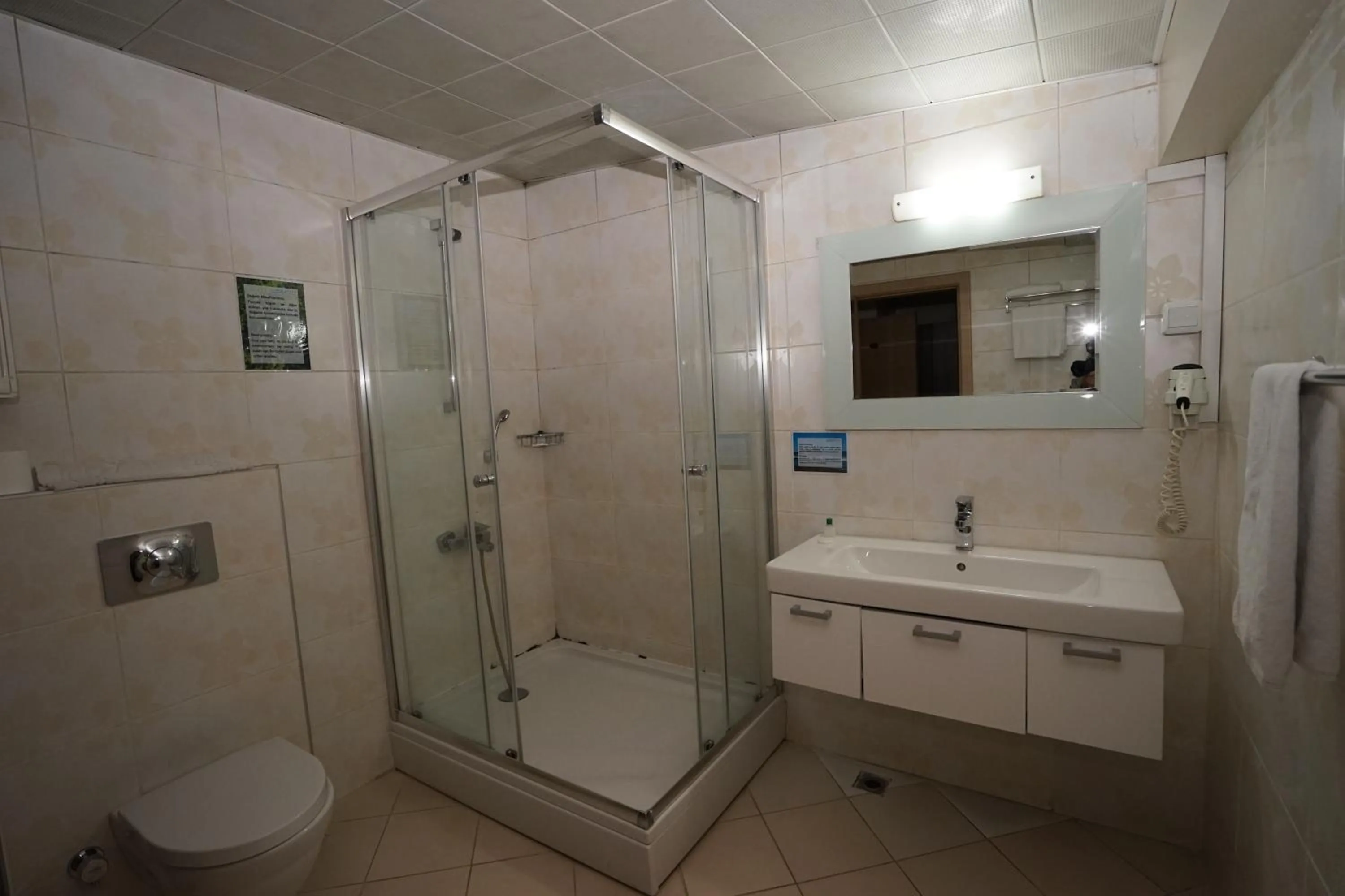 Shower in Yalihan Ari Hotel