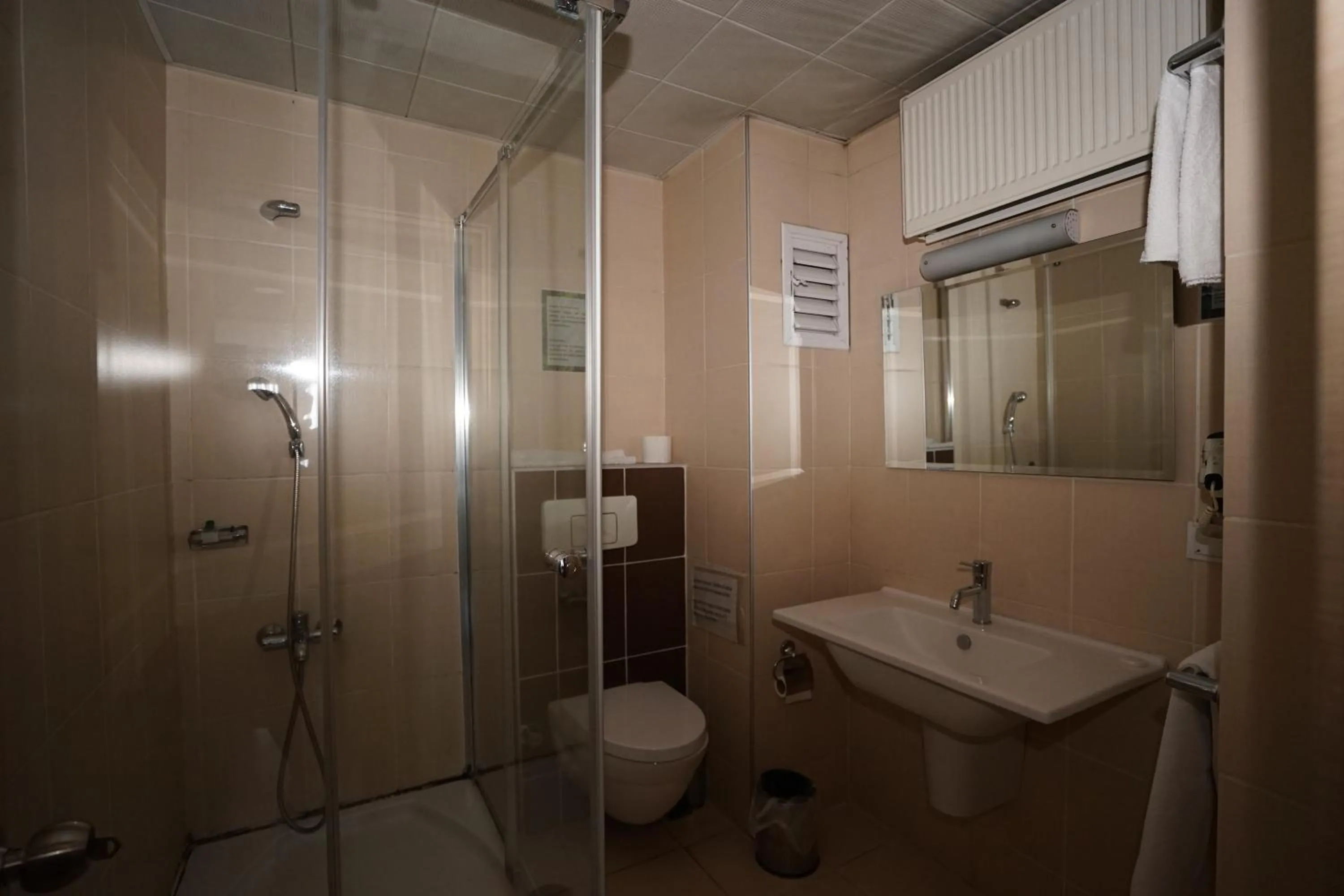Shower in Yalihan Ari Hotel