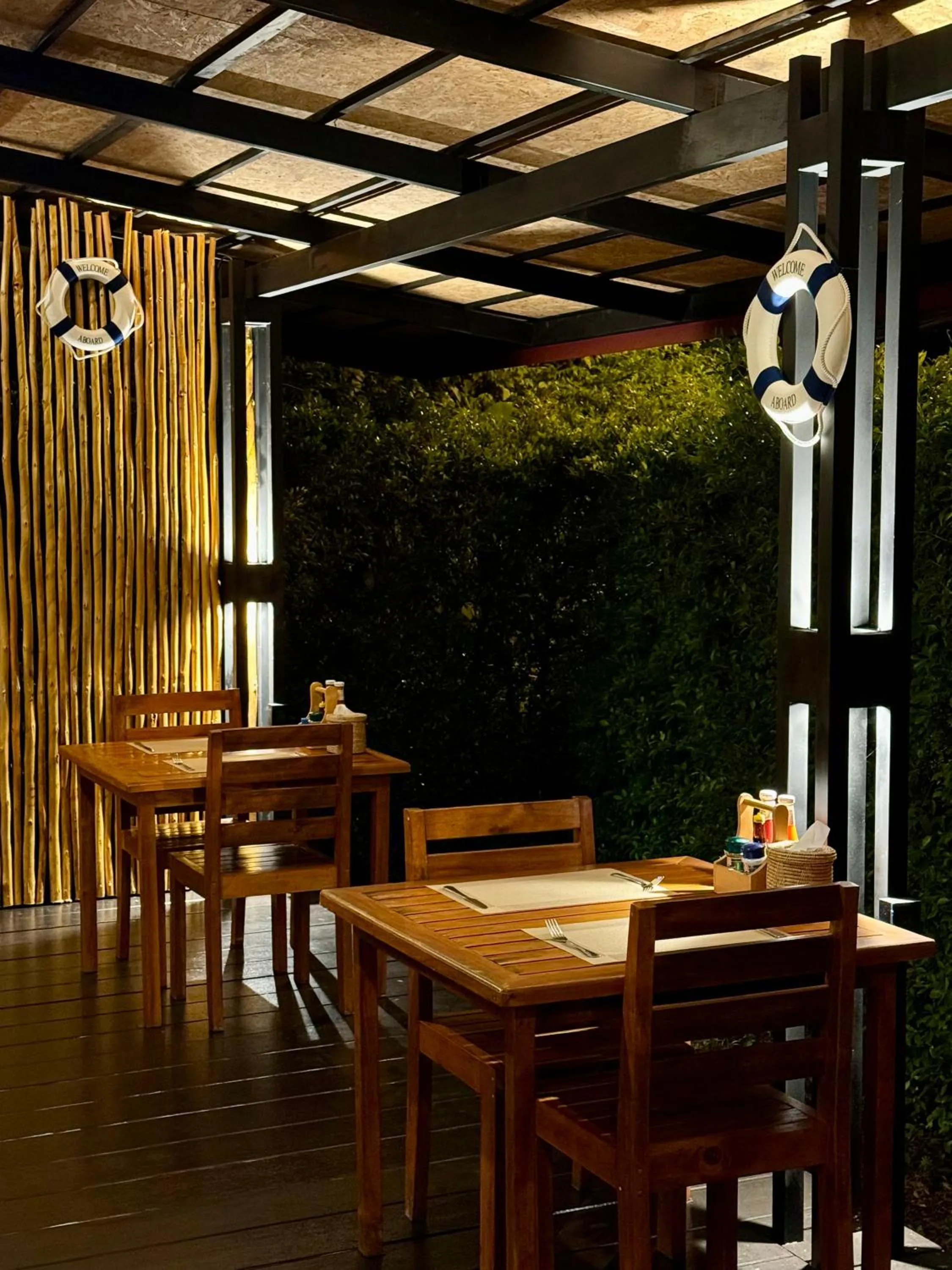 Restaurant/places to eat in Verona Lanta Resort