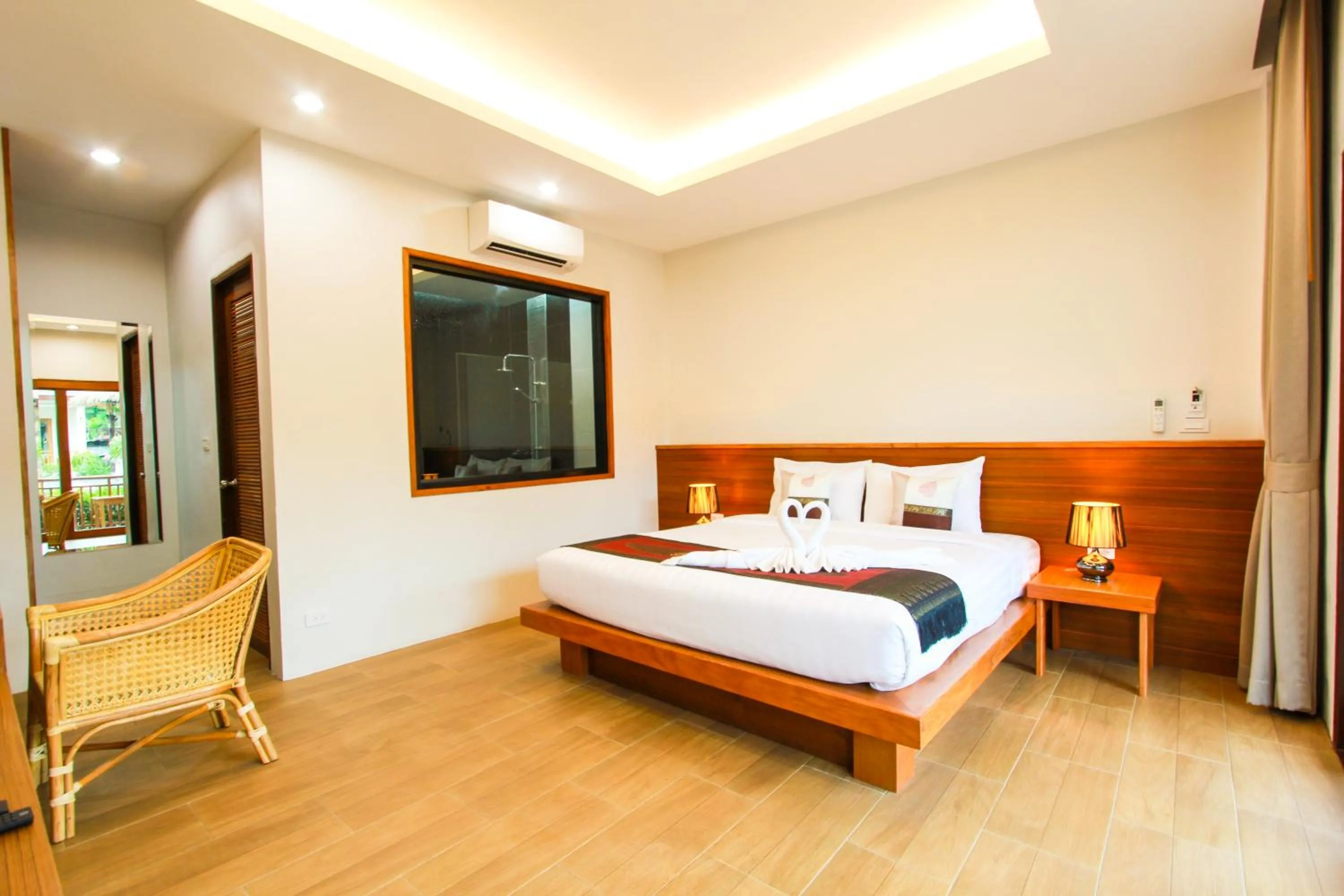 Bathroom, Bed in Verona Lanta Resort