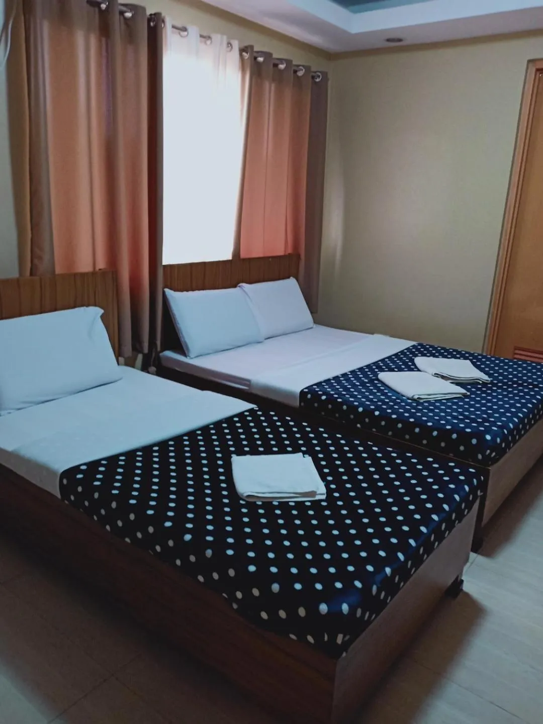 Bed in East Square Inn