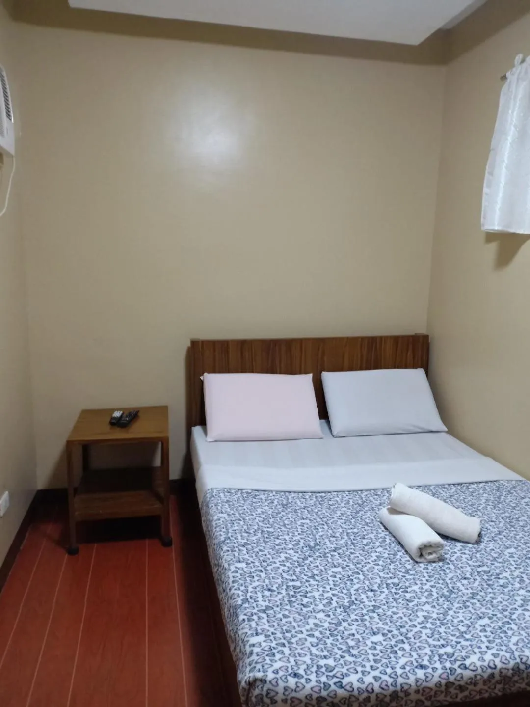 Bed in East Square Inn