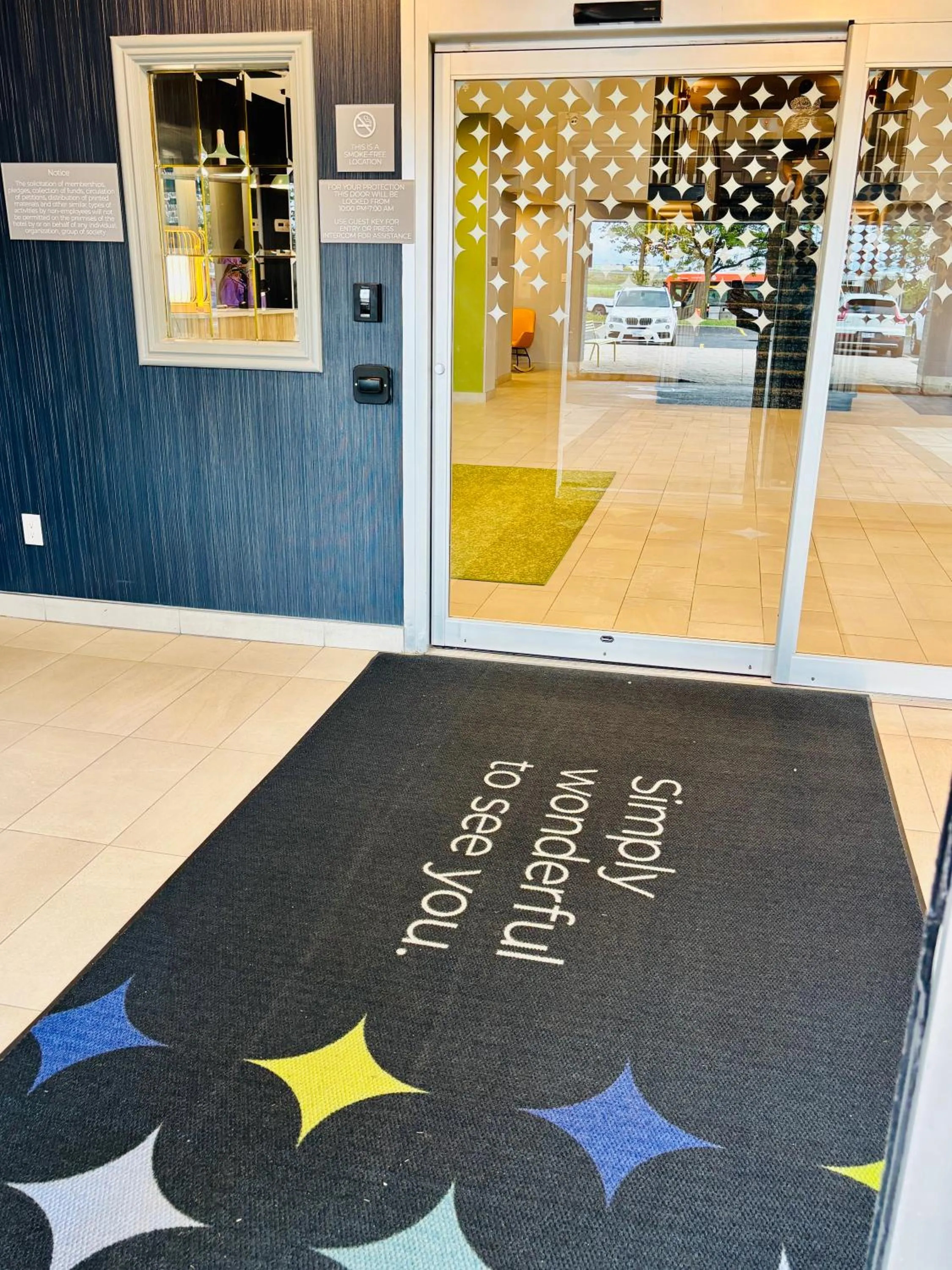 Facade/entrance in Spark by Hilton Toronto Mississauga