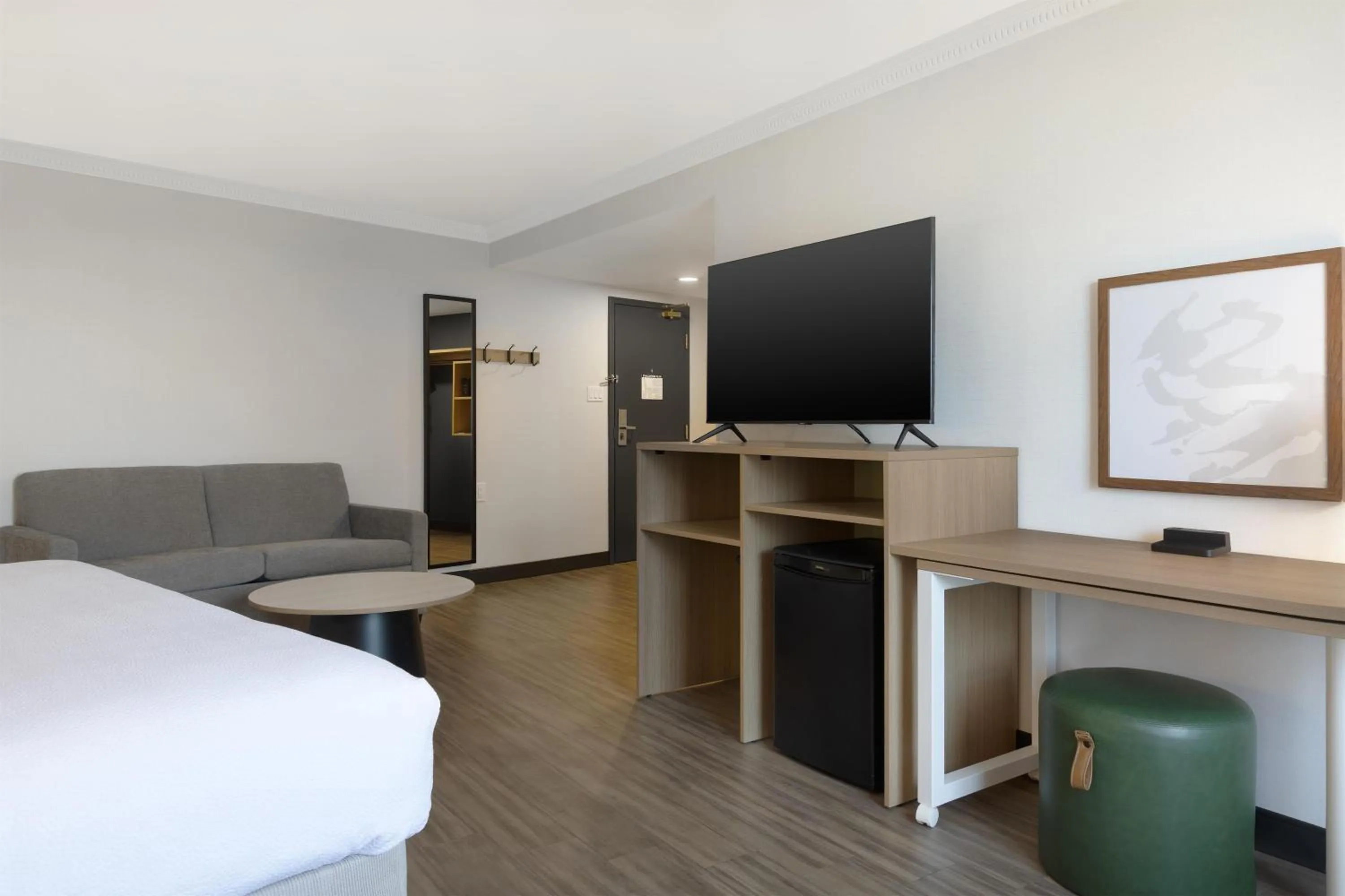 Living room, Bed in Spark by Hilton Toronto Mississauga