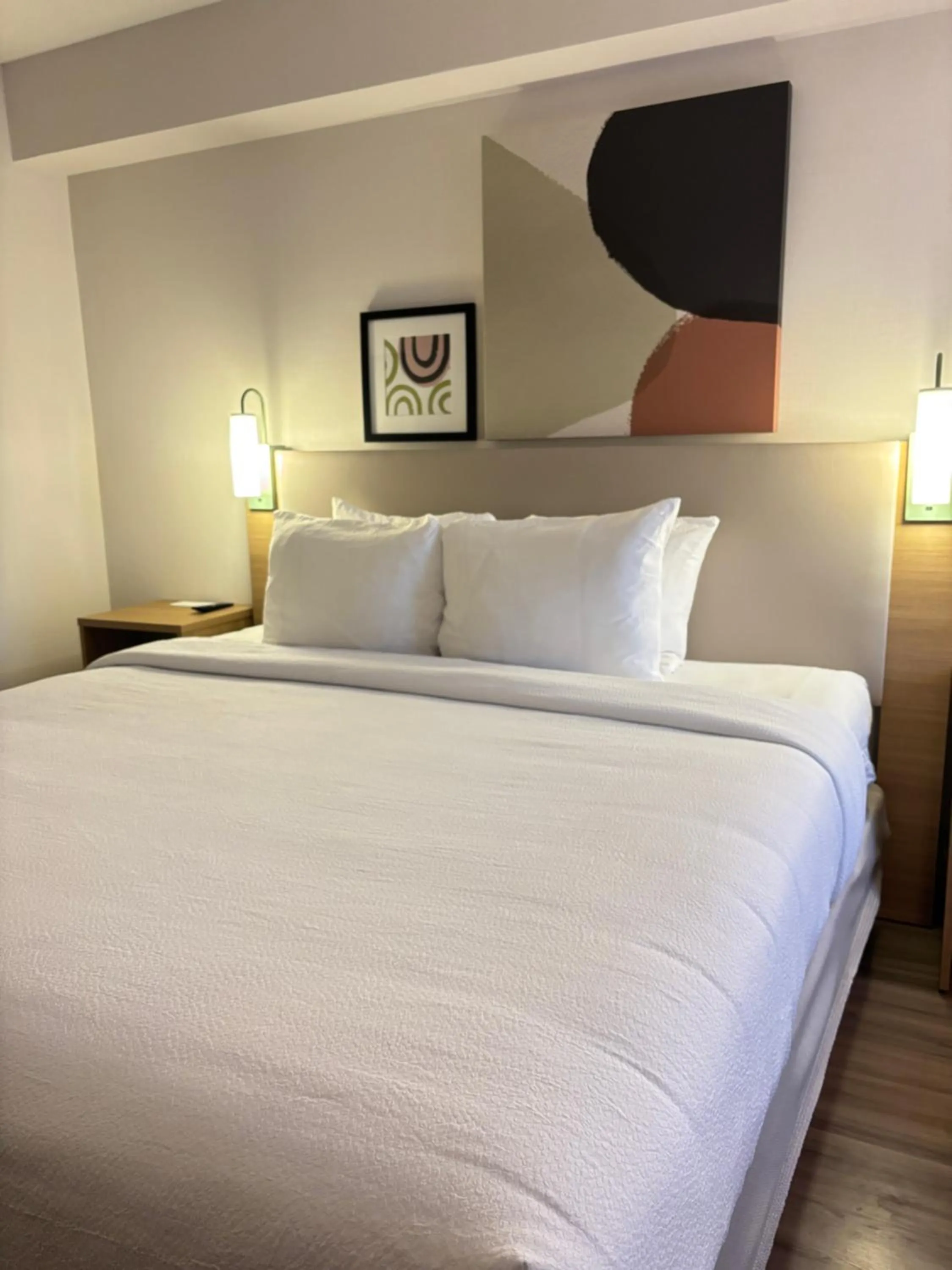 Bedroom, Bed in Spark by Hilton Toronto Mississauga