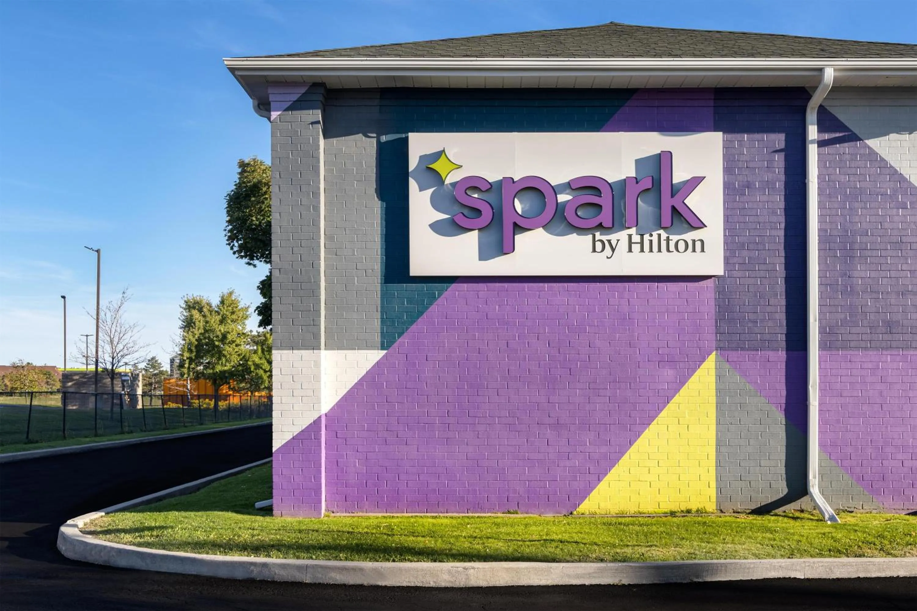 Property building in Spark by Hilton Toronto Mississauga