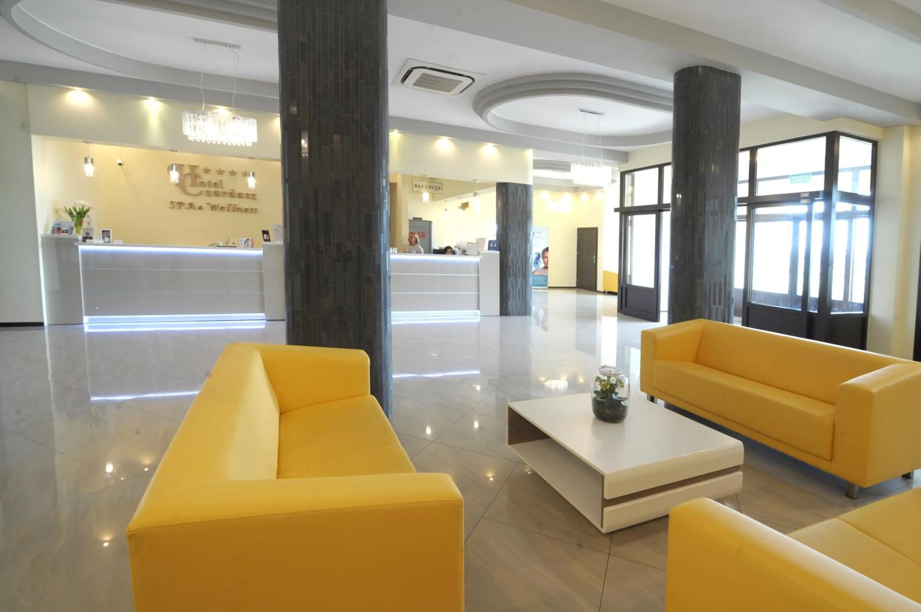 Lobby or reception in Hotel Czardasz Spa & Wellness