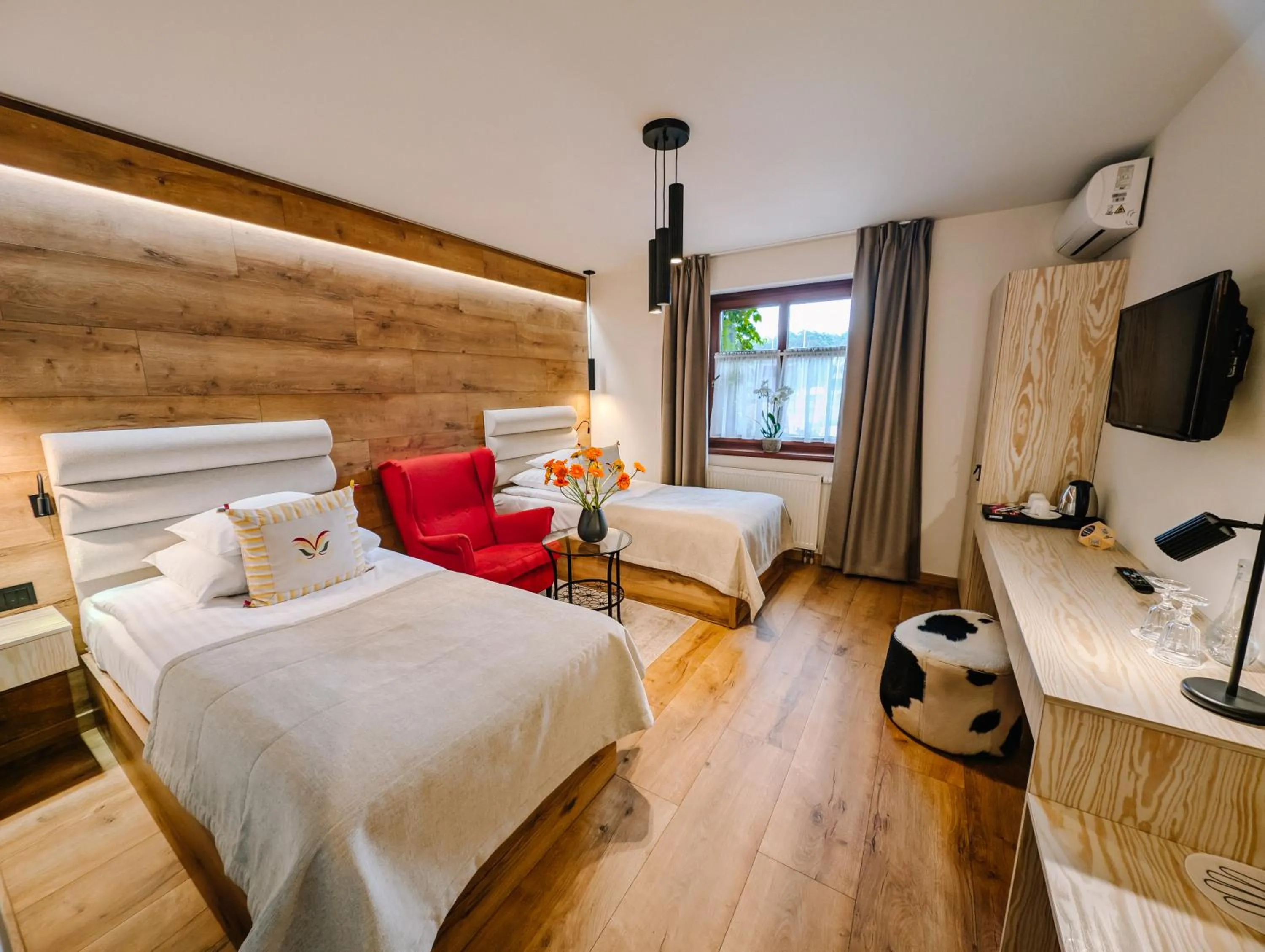 Bed in Karczma Rzym Bydgoszcz S5