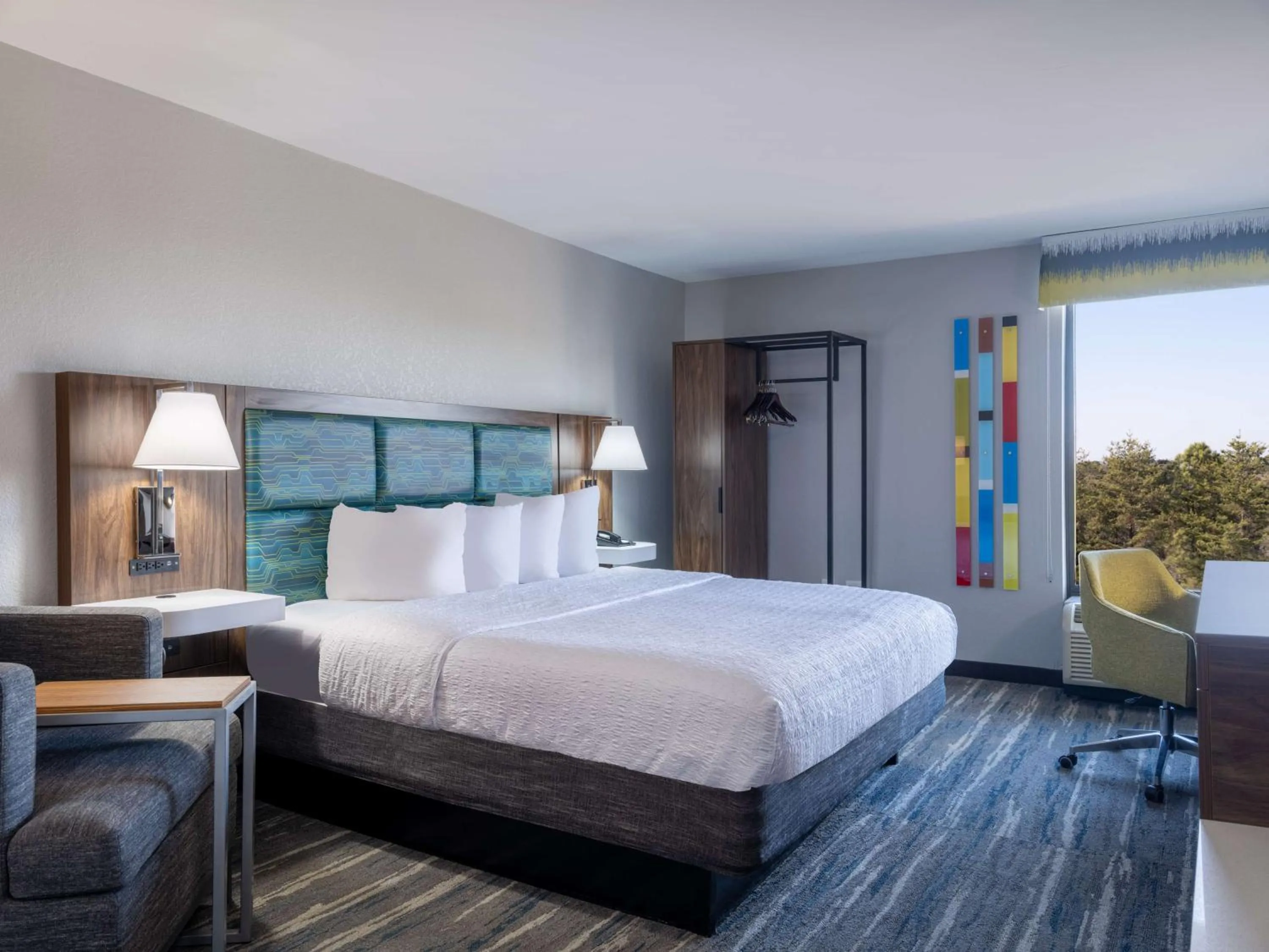 Bed in Hampton Inn Atlanta-Peachtree Corners/Norcross