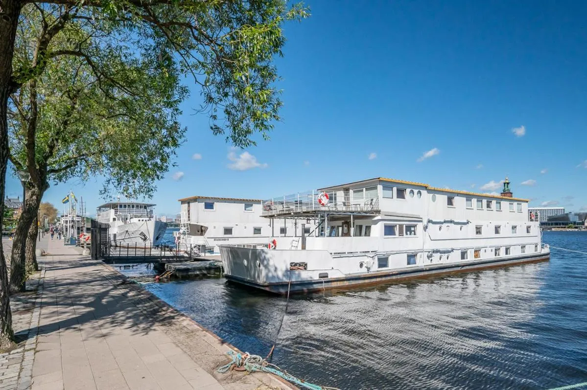 Property building in Rygerfjord Hotel & Hostel