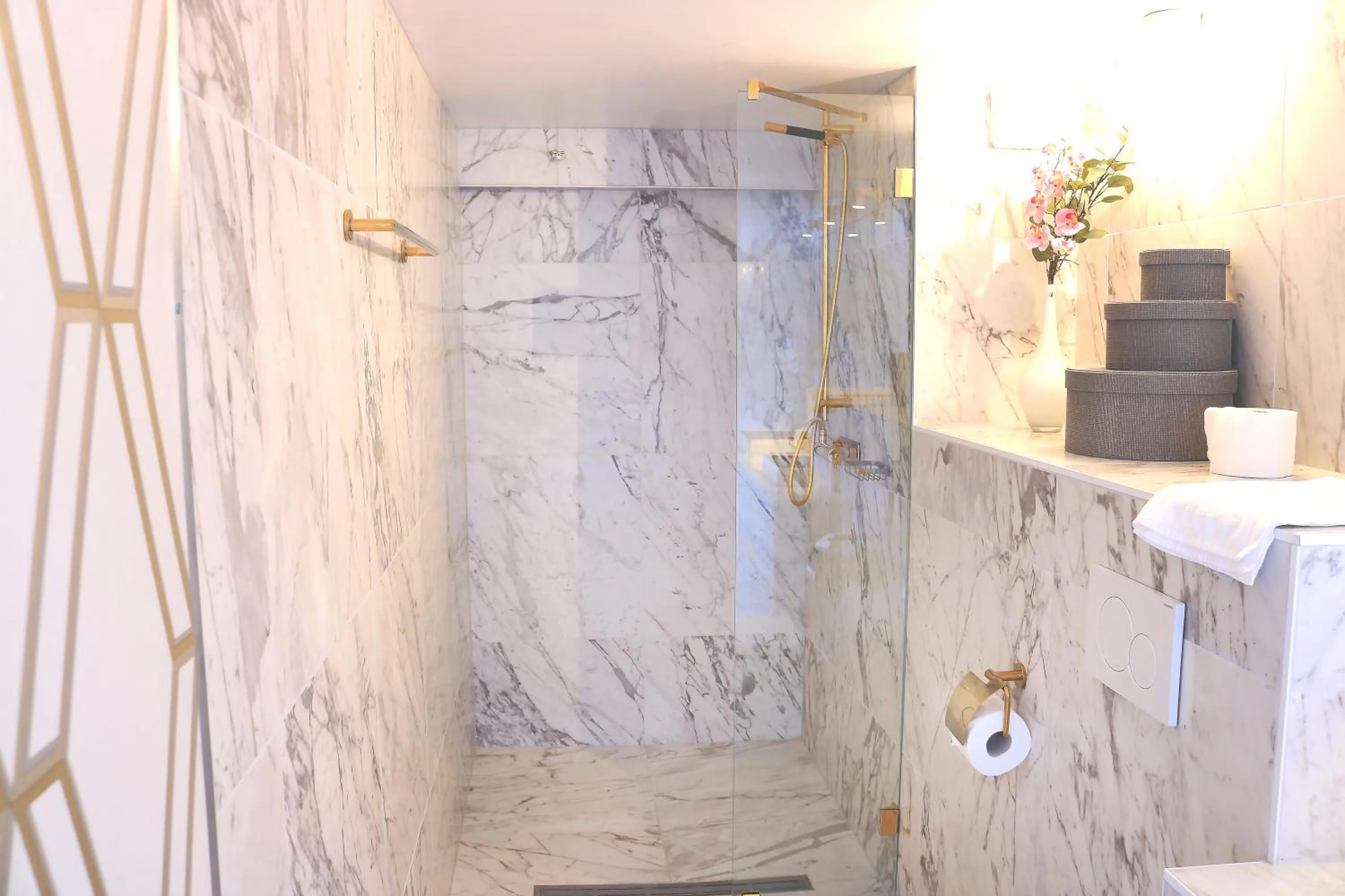 Shower in Rygerfjord Hotel & Hostel