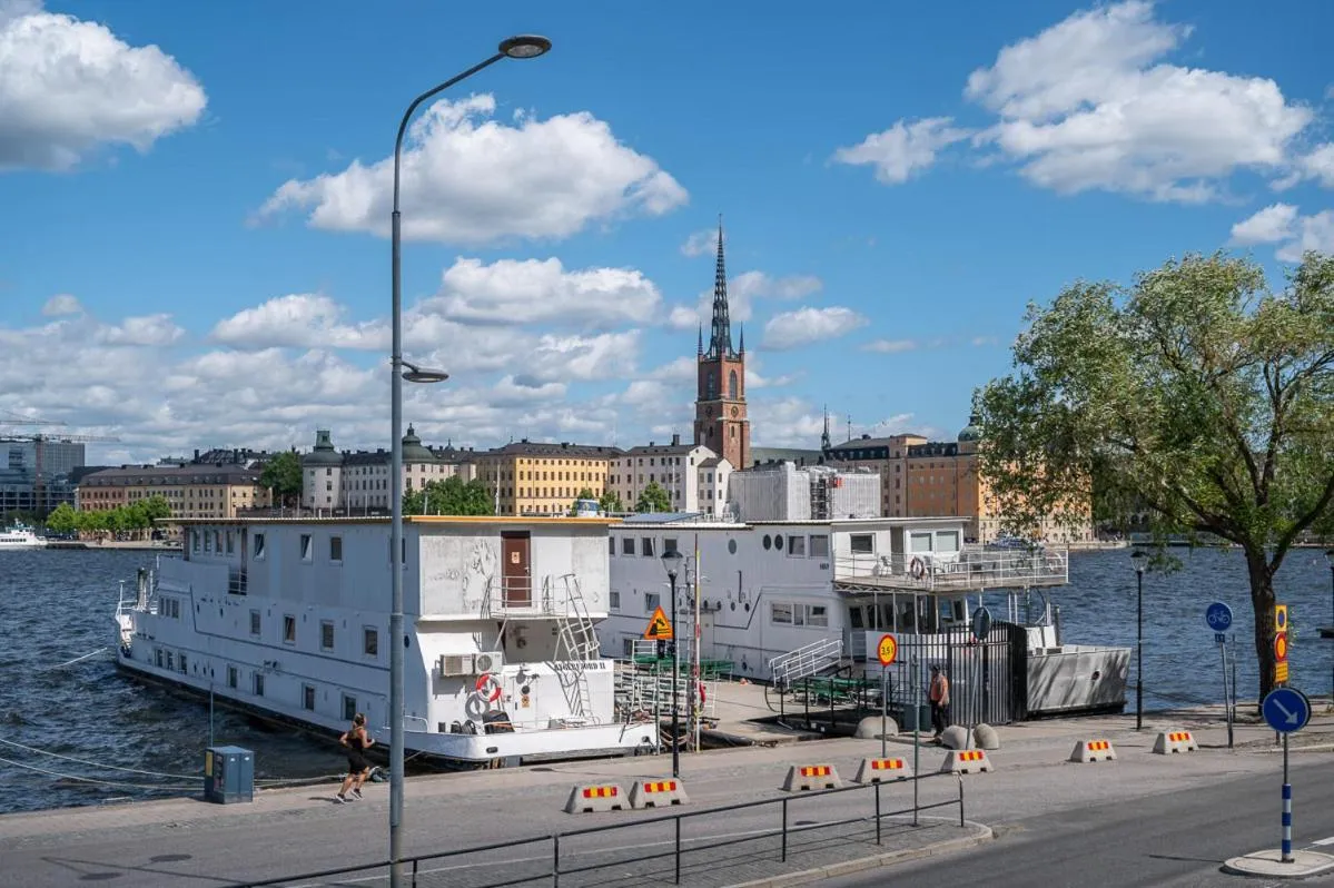 Property building in Rygerfjord Hotel & Hostel