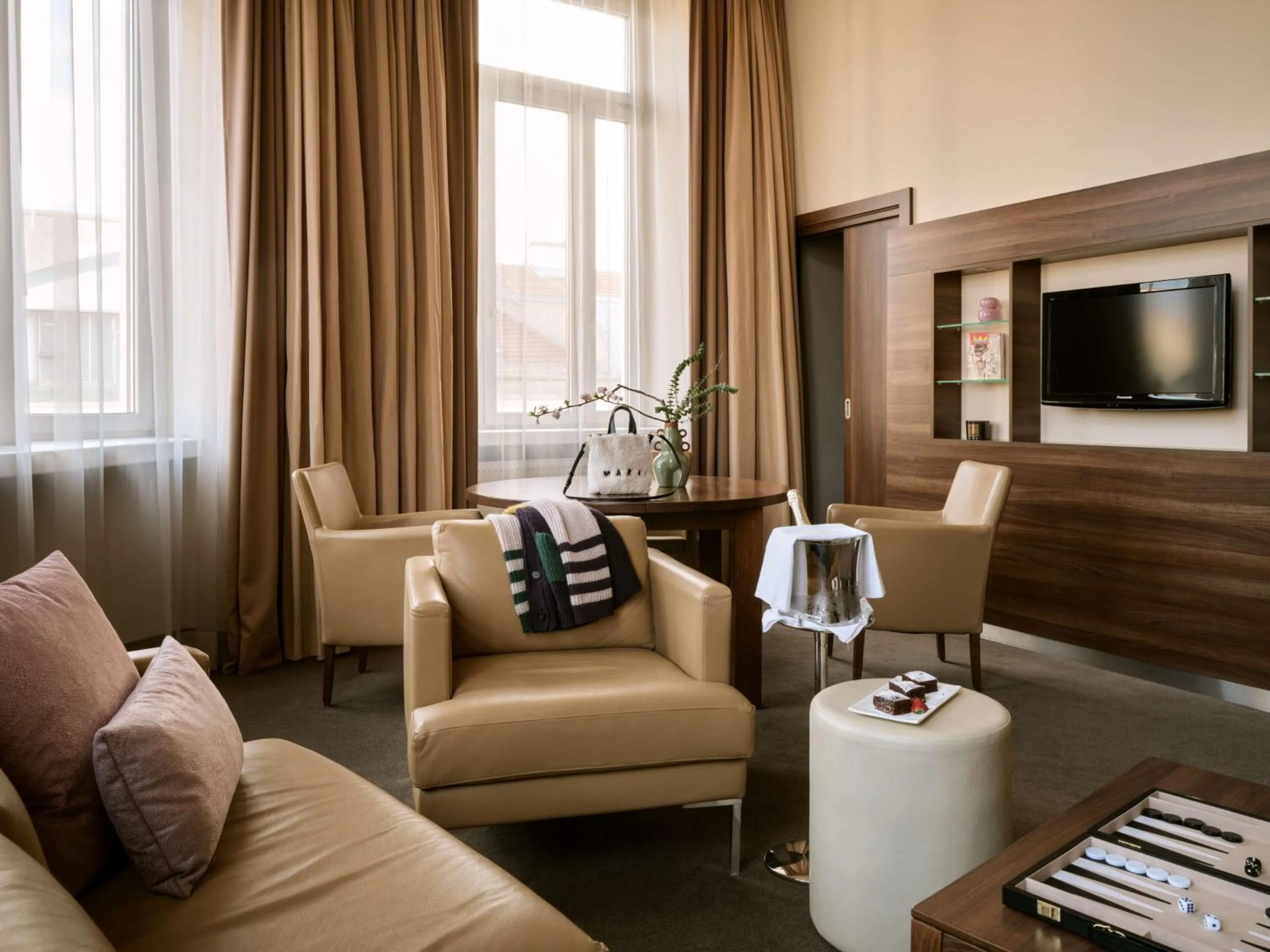 TV and multimedia in Flemings Selection Hotel Wien-City