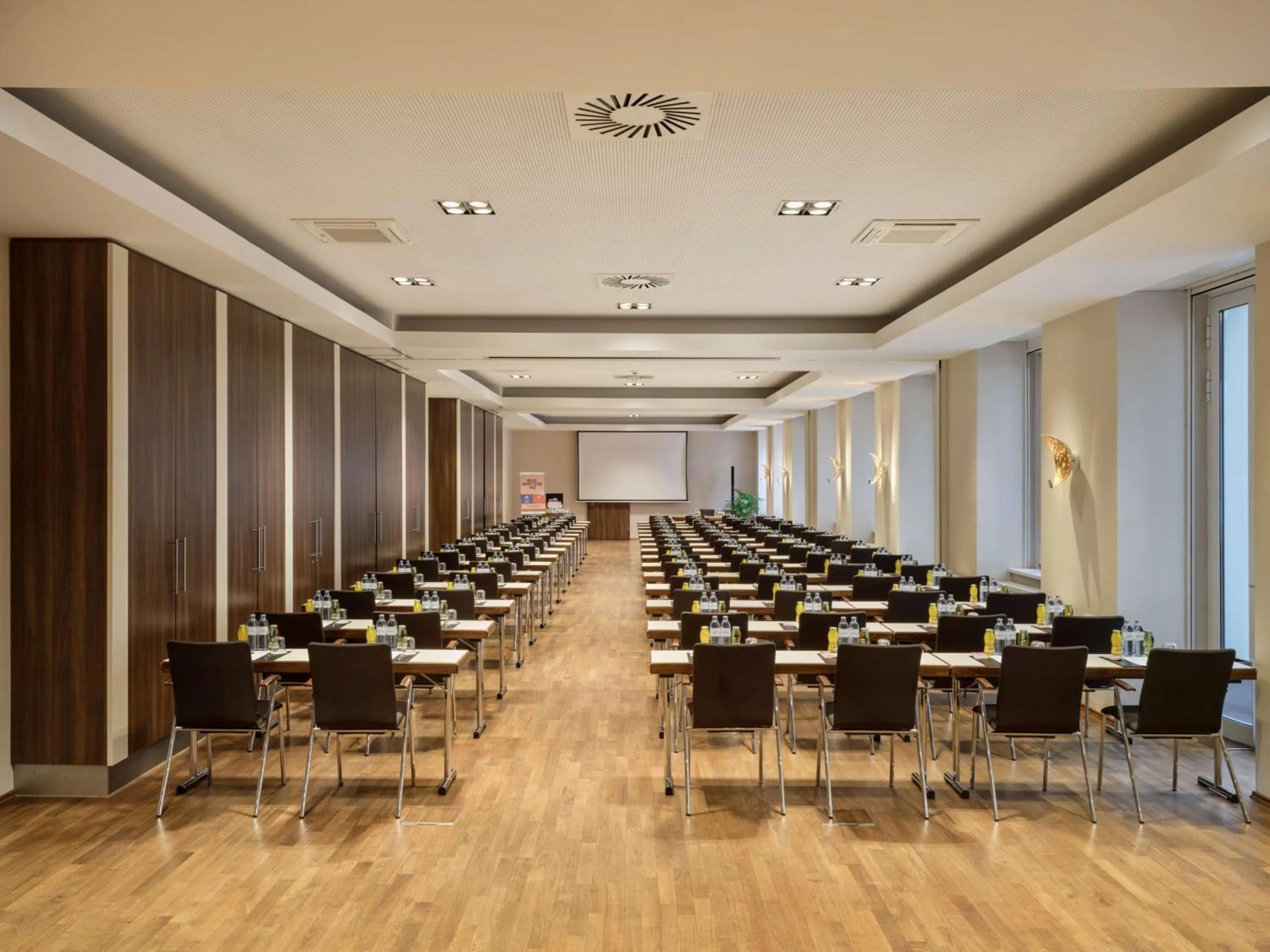 TV and multimedia in Flemings Selection Hotel Wien-City