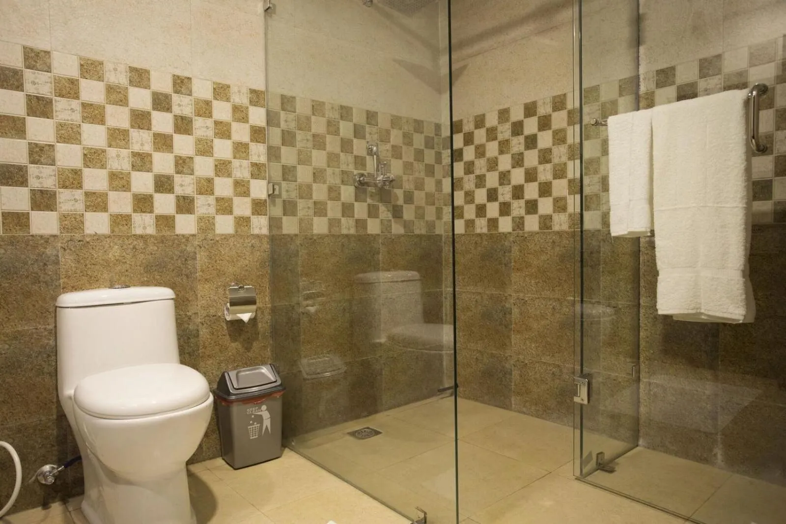 Shower in United Business Hotel