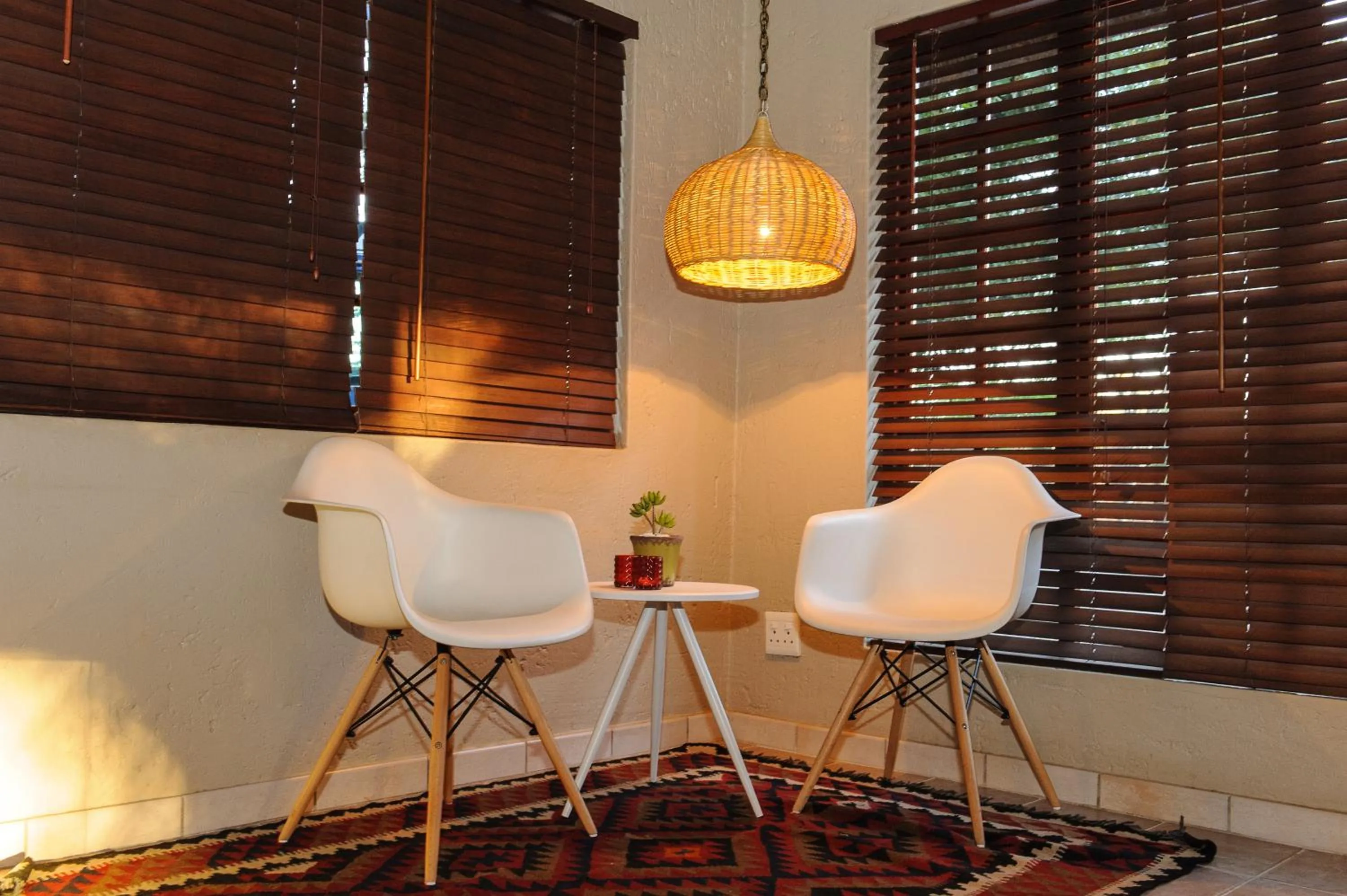 Lounge or bar in Safari Club Guest Lodge OR Tambo International Airport