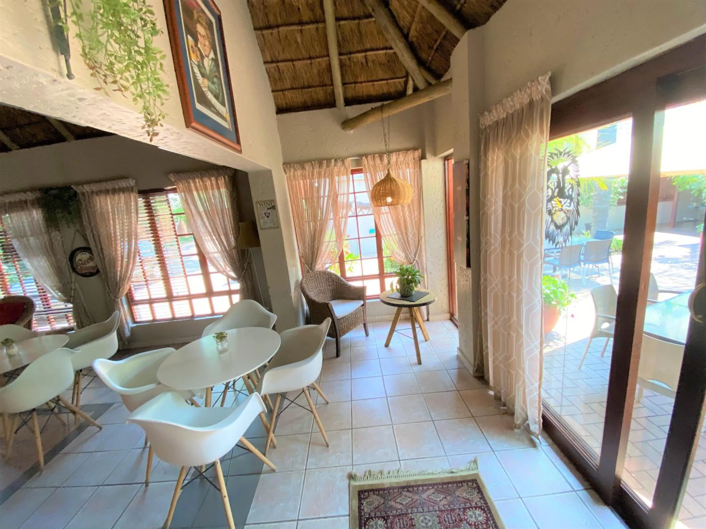 Entertainment in Safari Club Guest Lodge OR Tambo International Airport