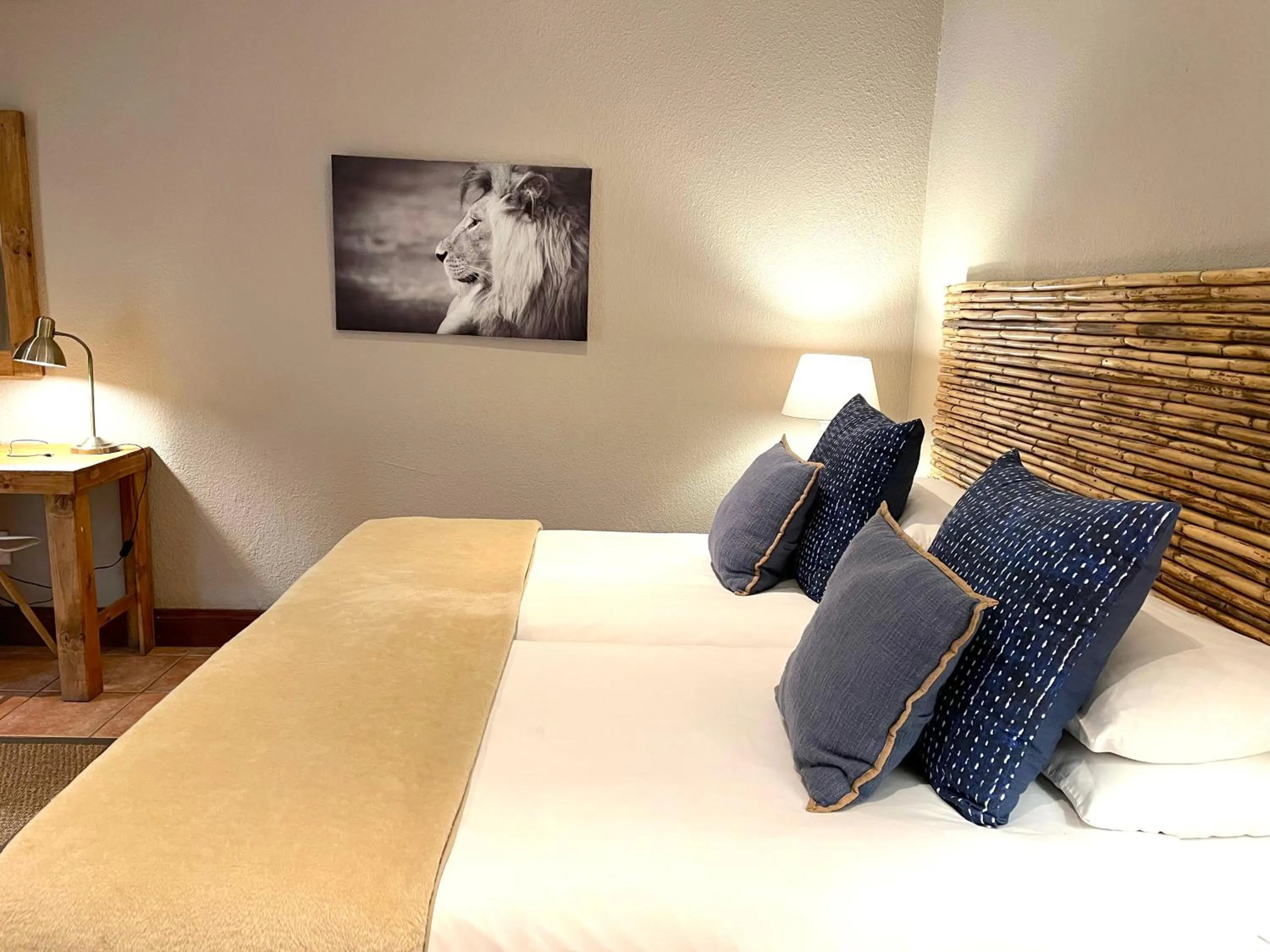 Bed in Safari Club Guest Lodge OR Tambo International Airport