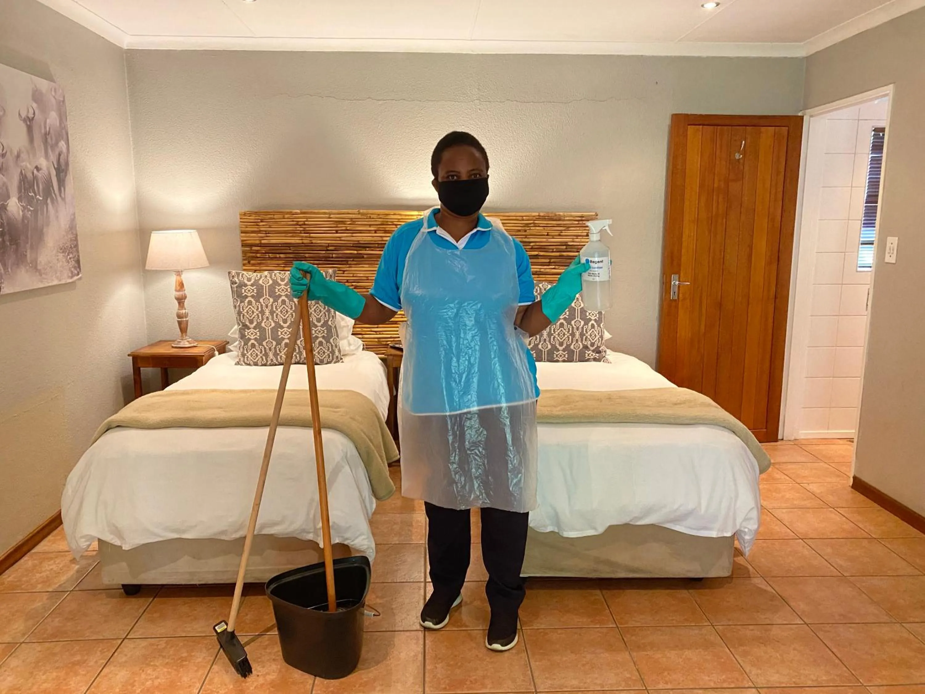 Staff, Bed in Safari Club Guest Lodge OR Tambo International Airport