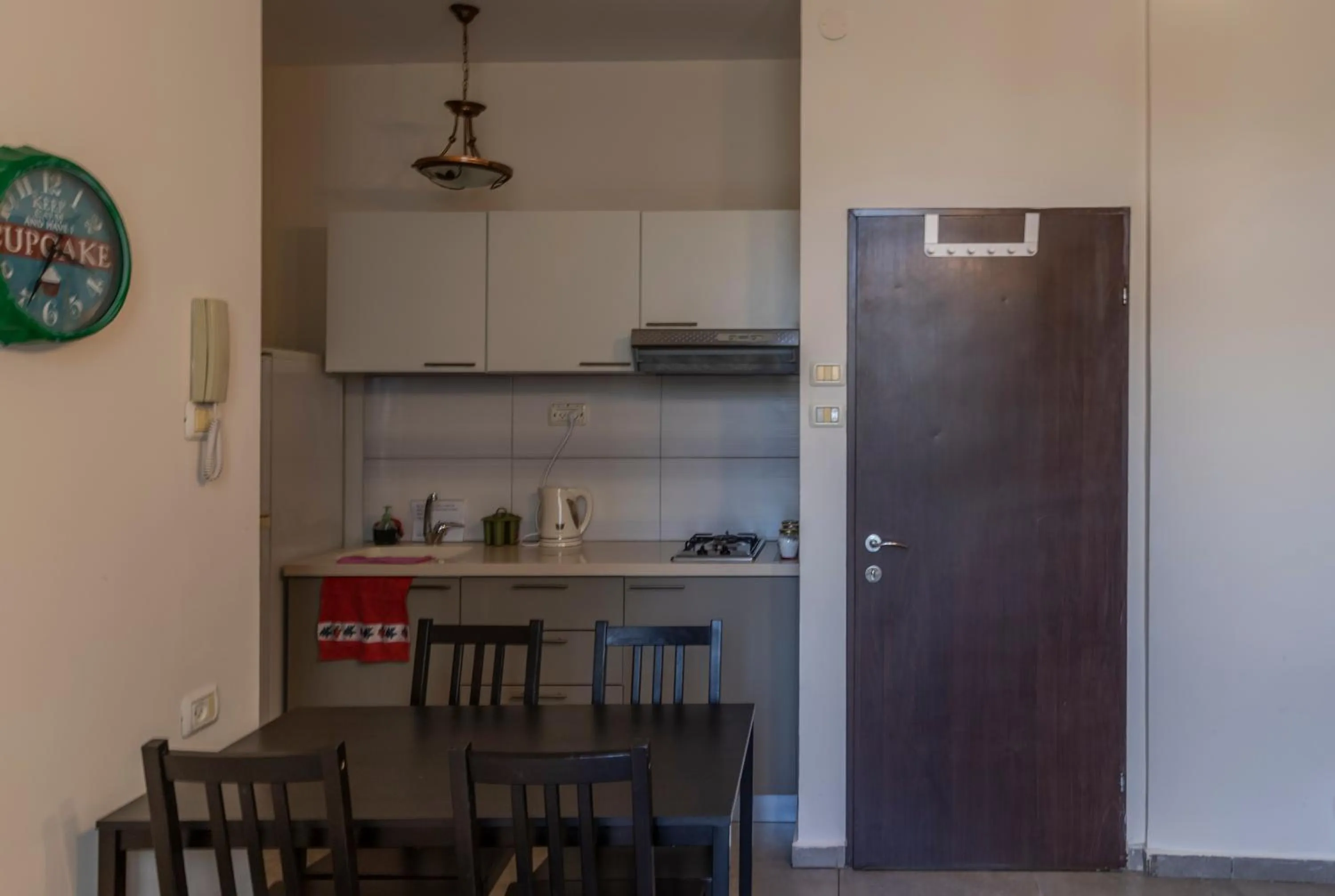 Kitchen or kitchenette in Port Inn