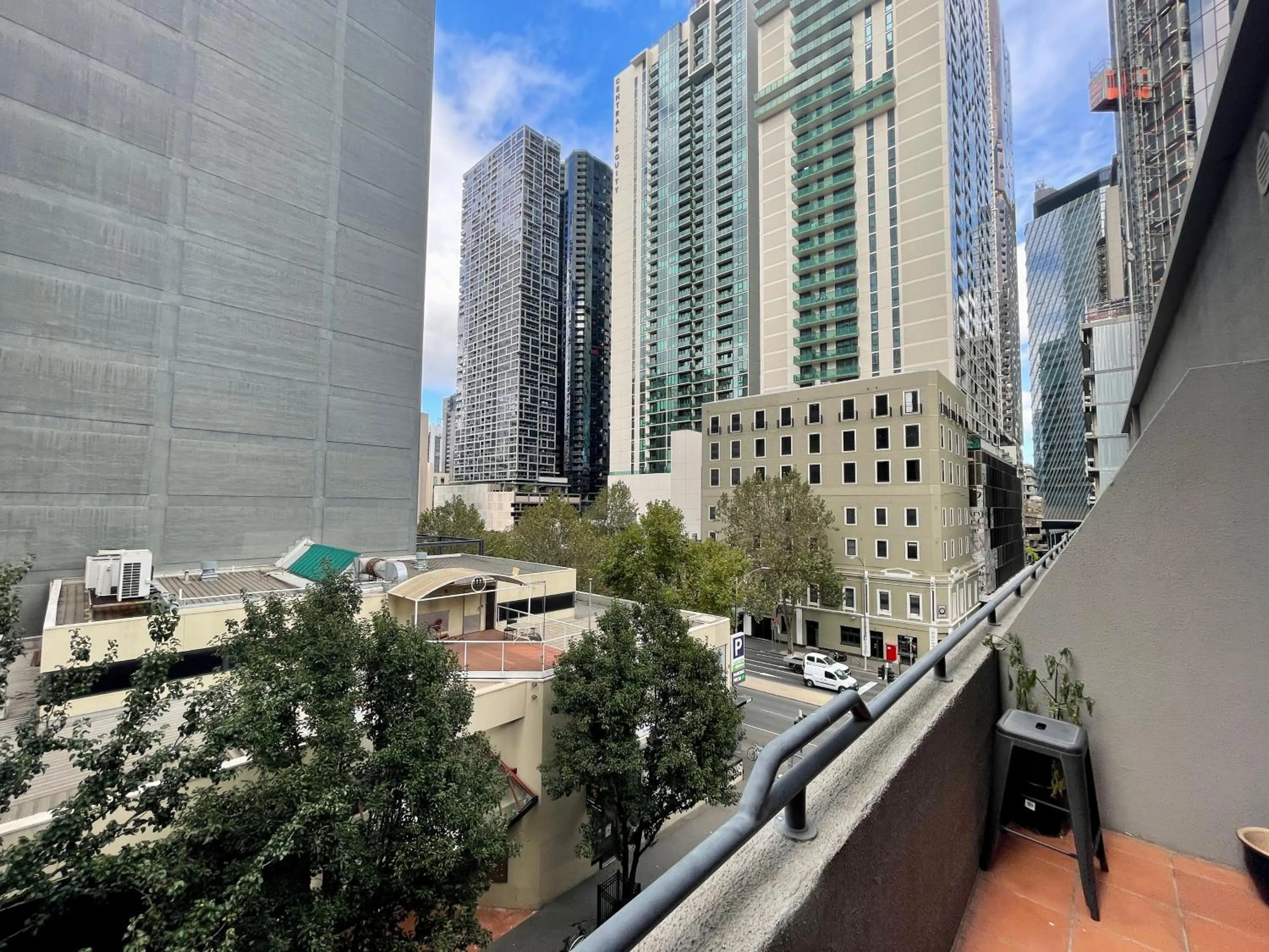 City view in ReadySet Apartments on King