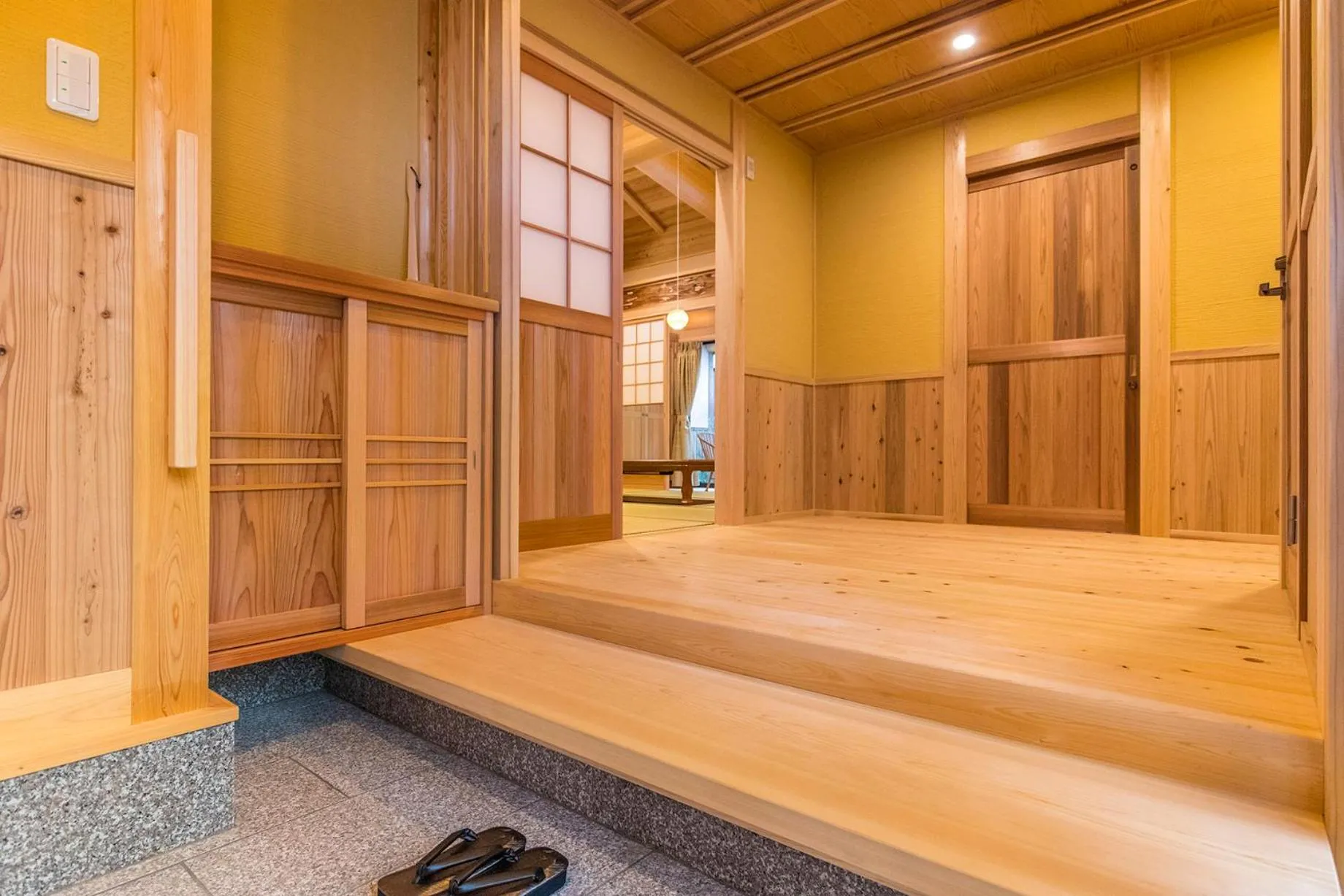 Area and facilities in Yunotani Senkei