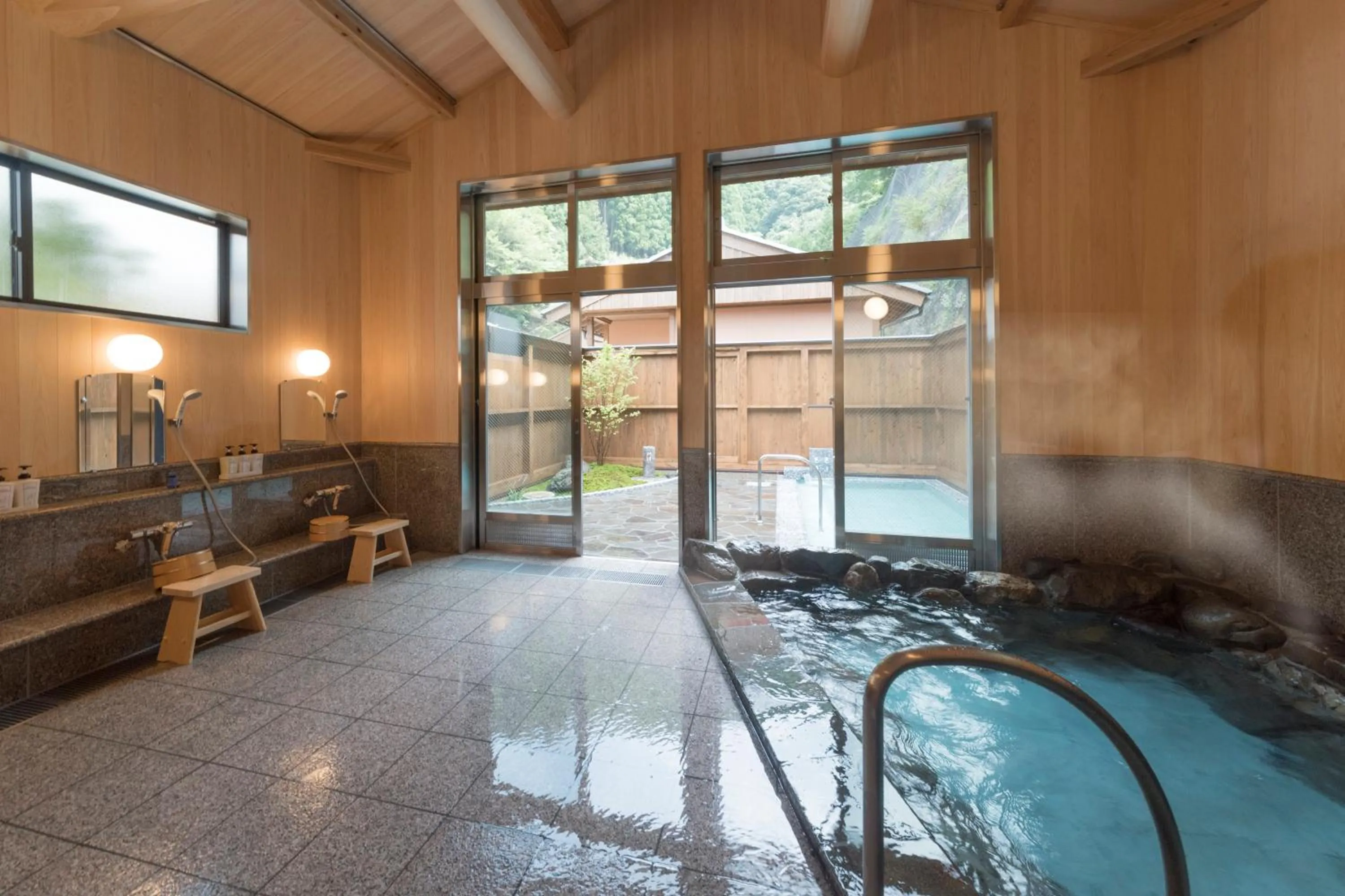 Hot Spring Bath in Yunotani Senkei