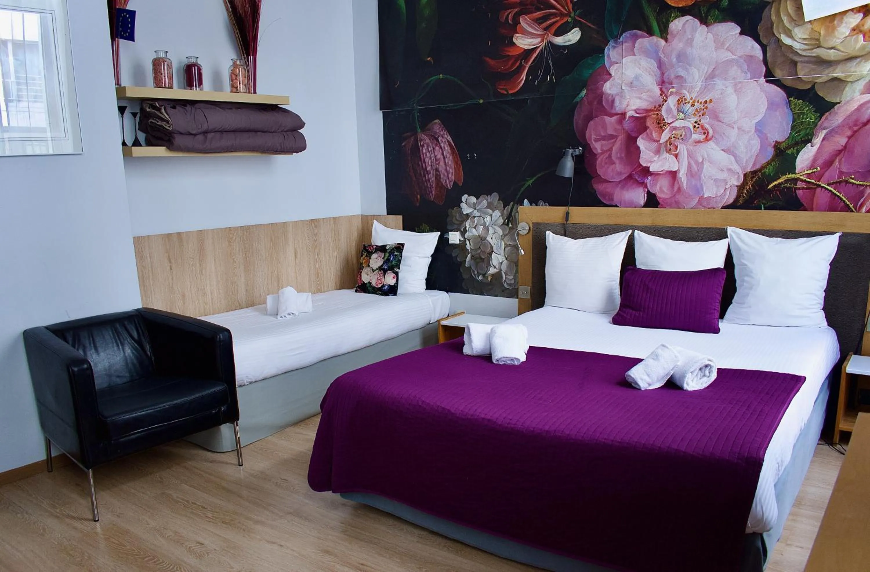 Bed in Hotel Du Parlement