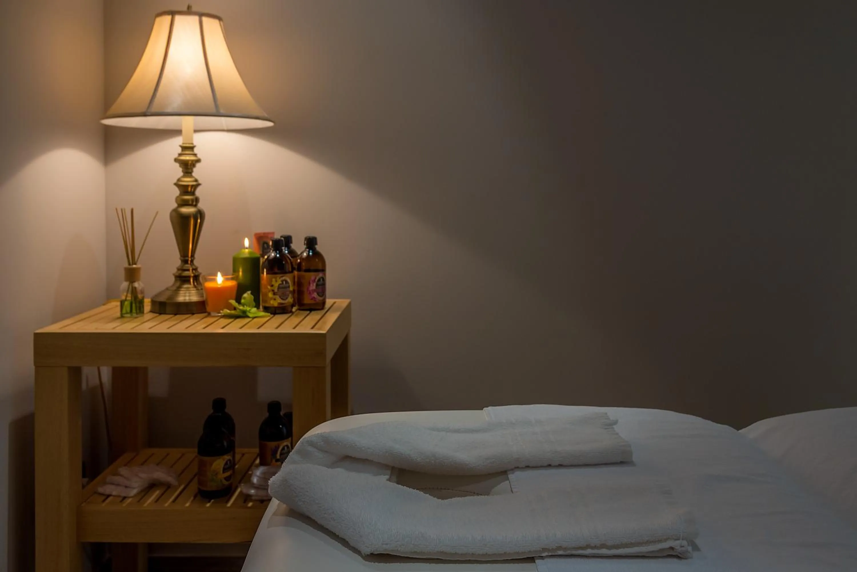 Massage, Bed in Hotel Princess