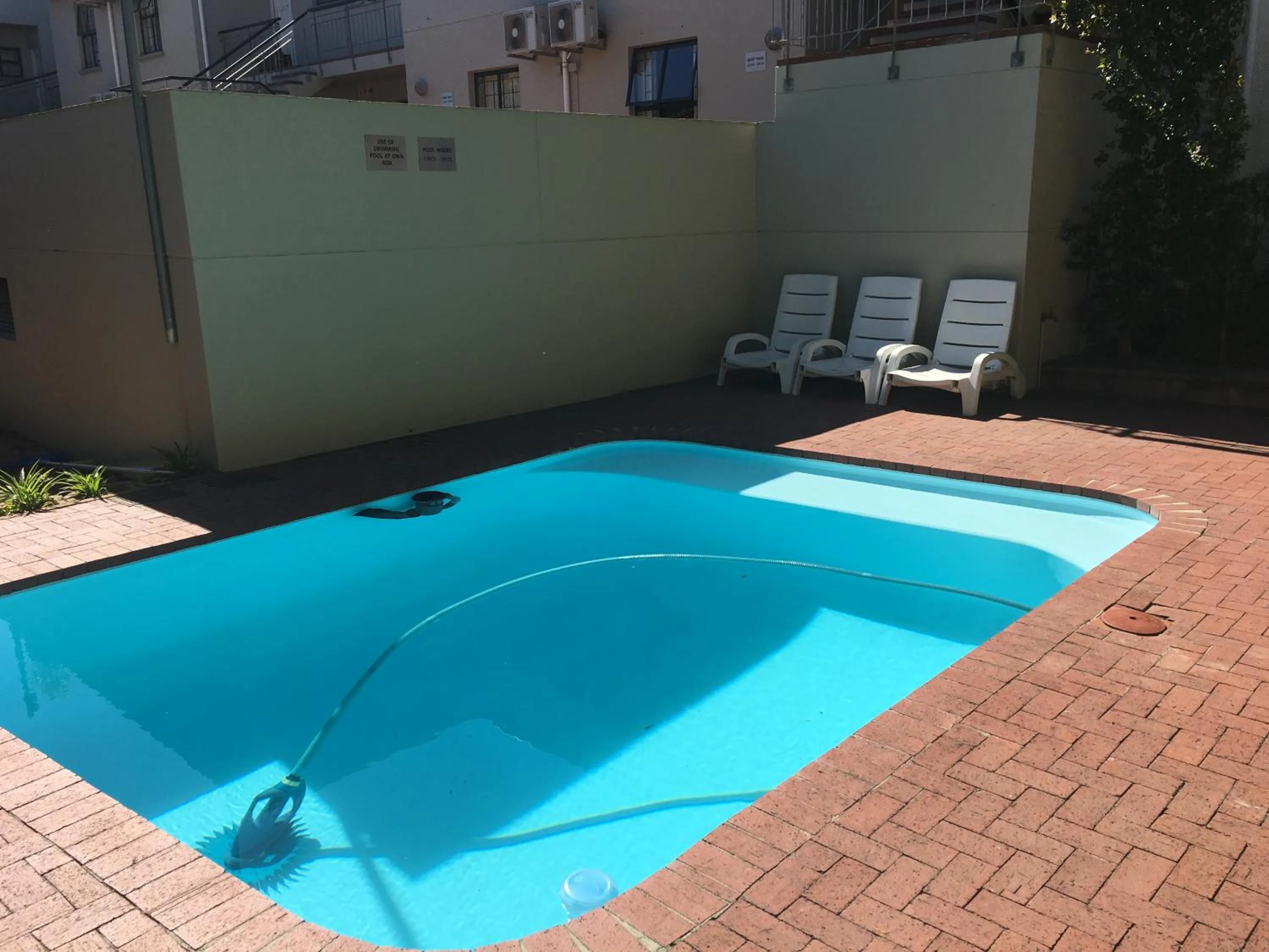 Swimming pool in Vilaroux