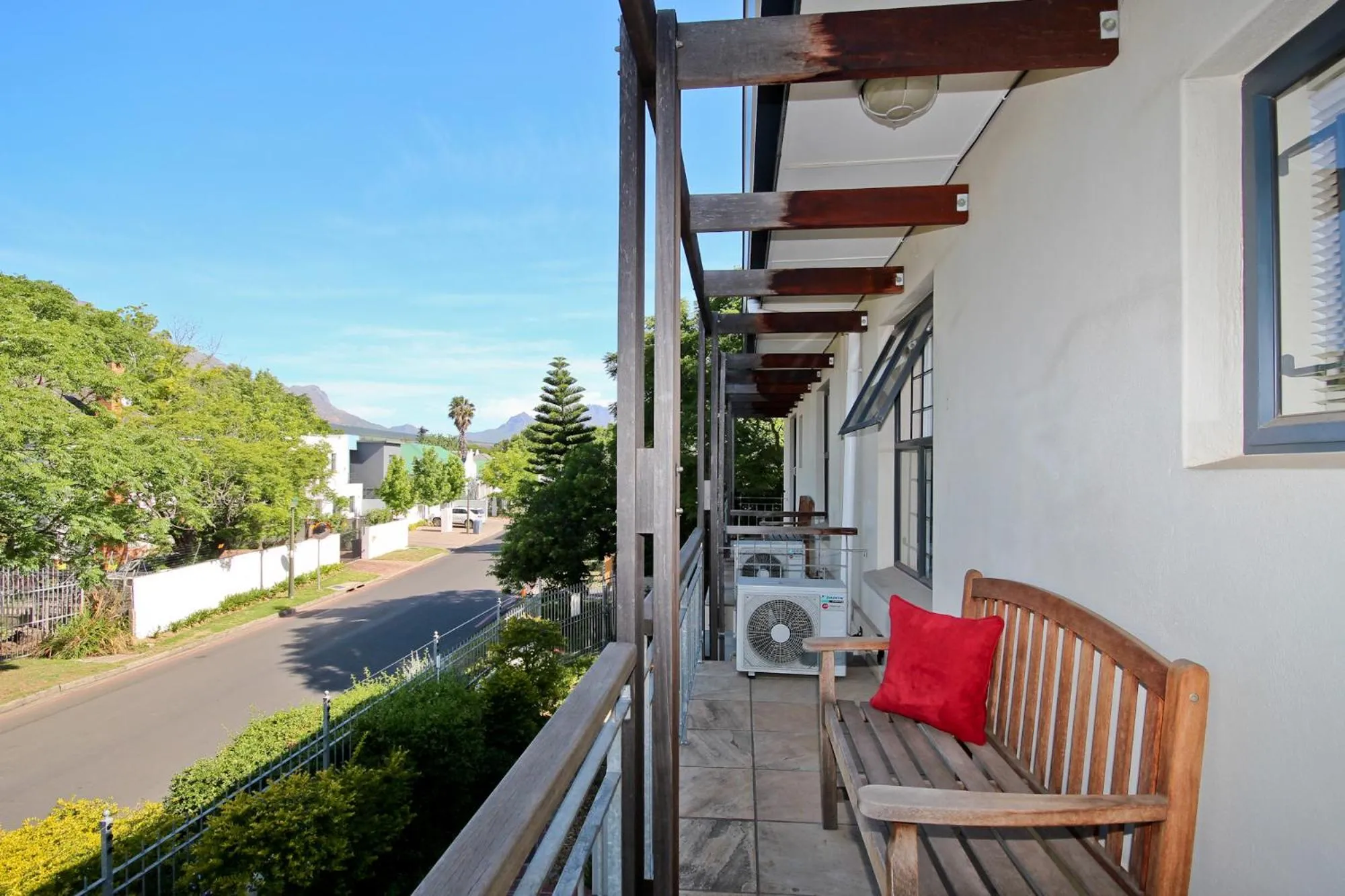 Property building in Vilaroux