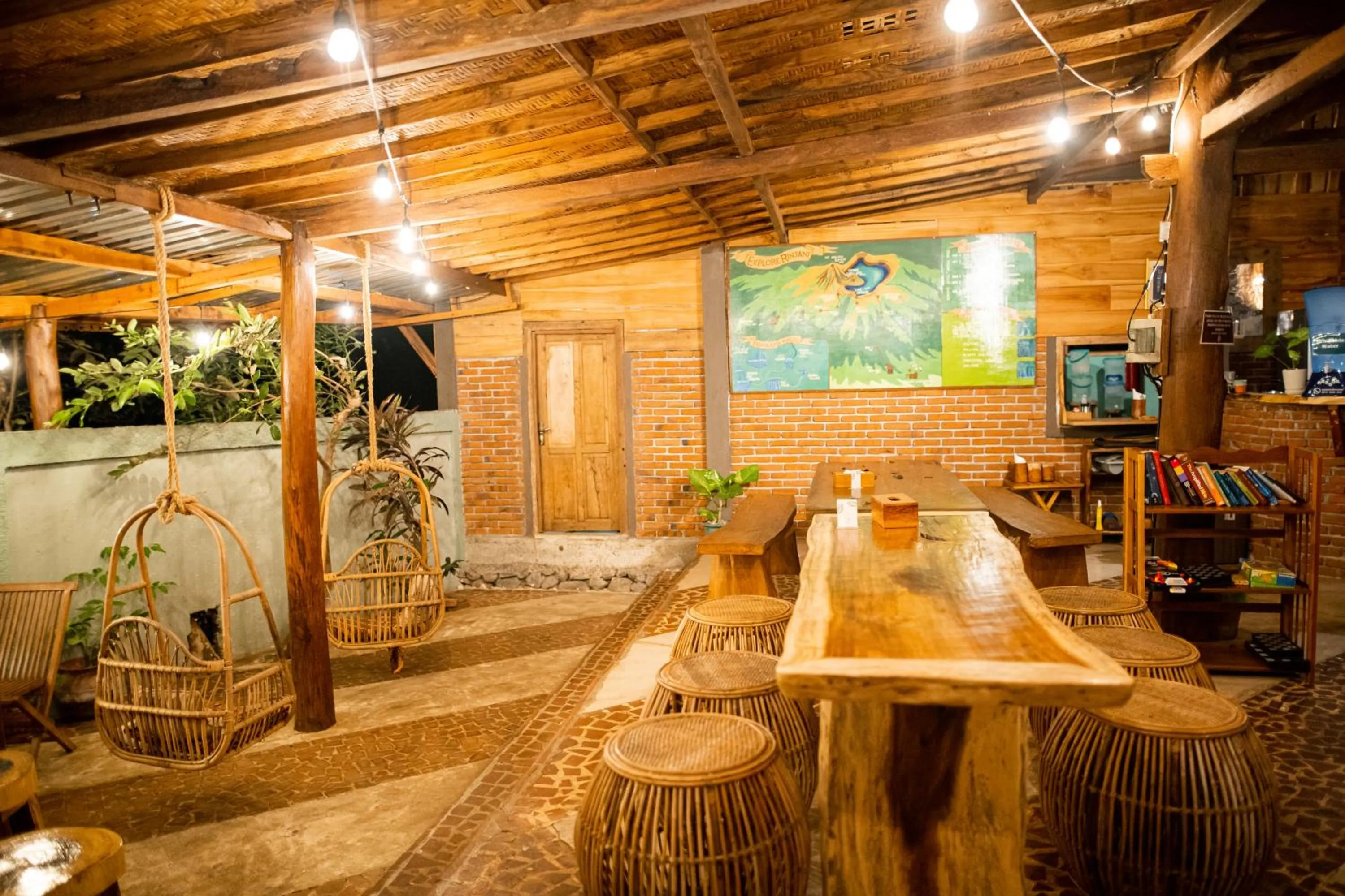 Restaurant/places to eat in Rinjani Lighthouse